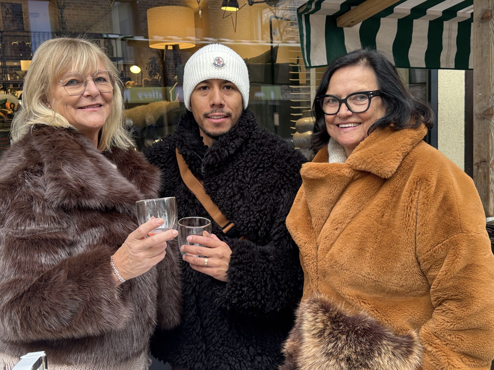 Felix Diaz (Il Paradiso) mit Christine Bernardo und Marianne Hartmann.