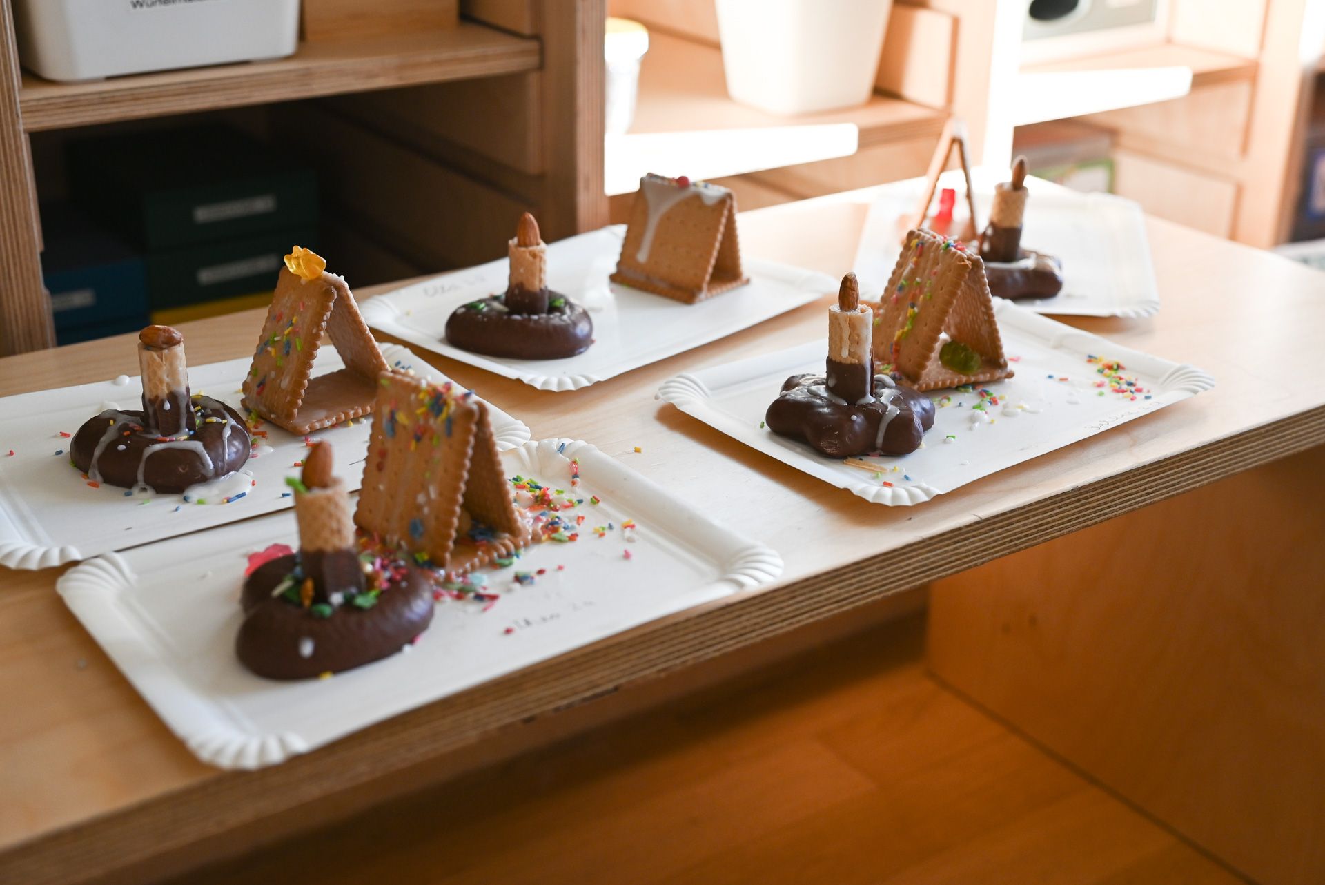 In der Klasse lagern die leckeren Häuschen.