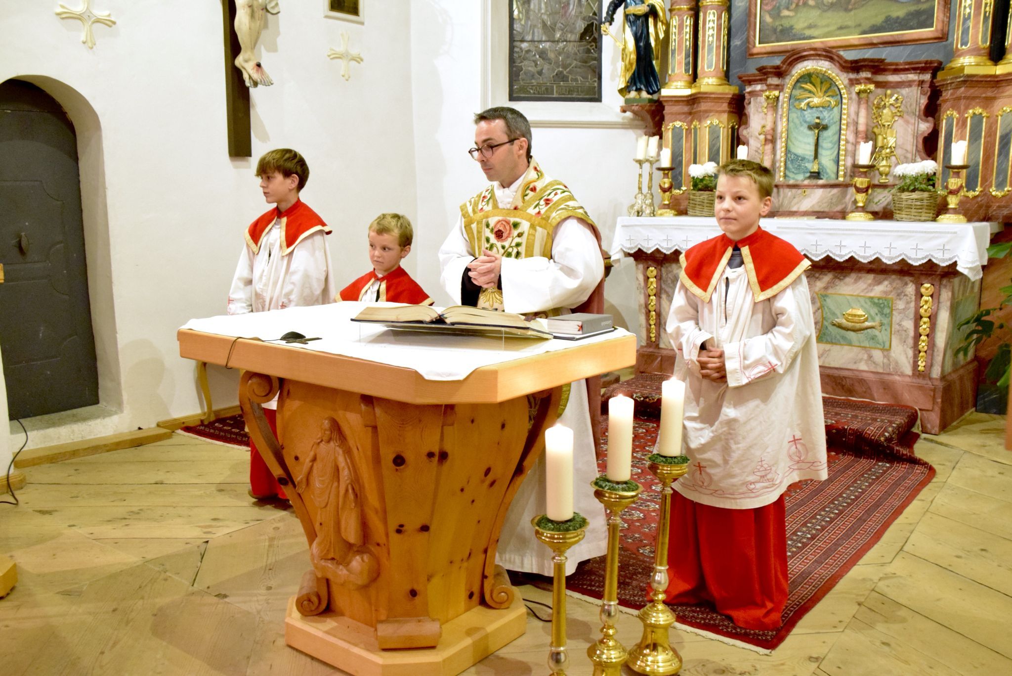 Mit der Festversammlung feierte Pfarrer Lukas Bonner.