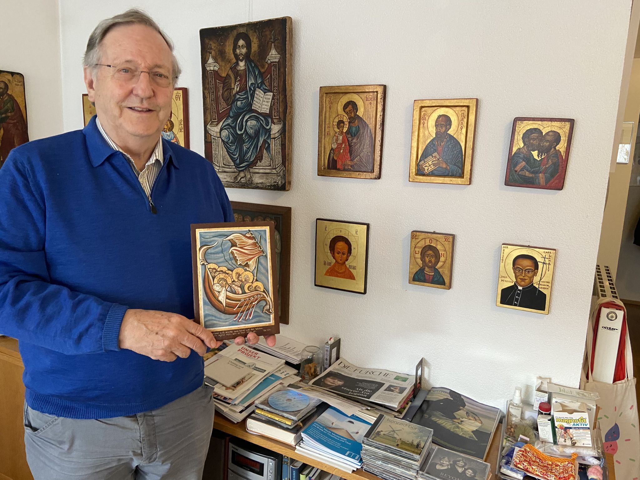 Auch in seinen Ikonen entdeckt Blum Geschichten des Vertrauens in Gottes bedingungslose Liebe. Jede einzelne ist ein Wegbegleiter durch den Advent.