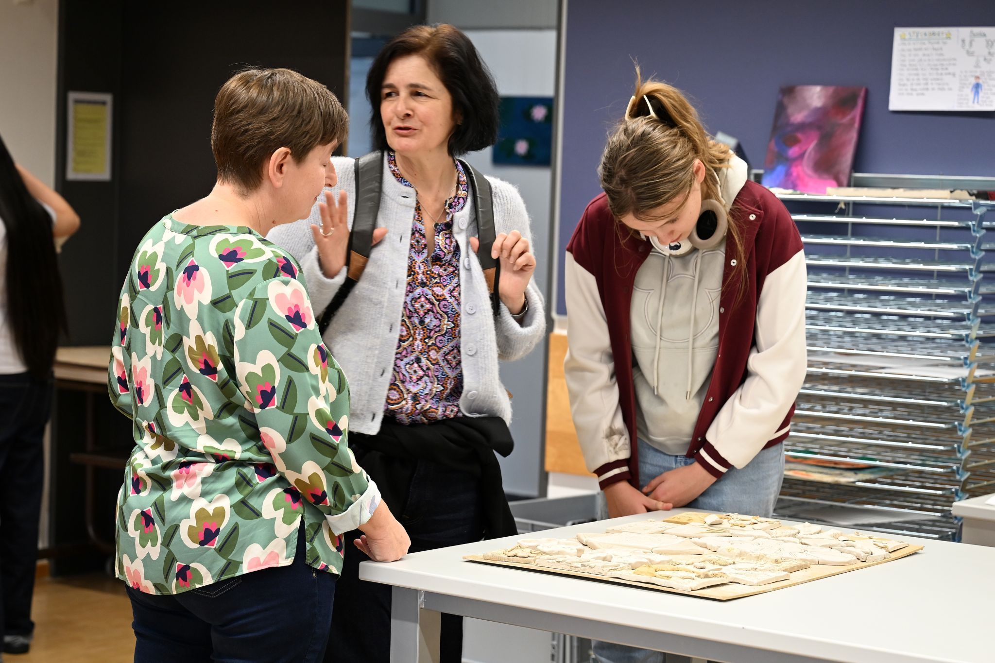 Viele Besucher führten Gespräche mit Lehrenden und Oberstufenschülern.