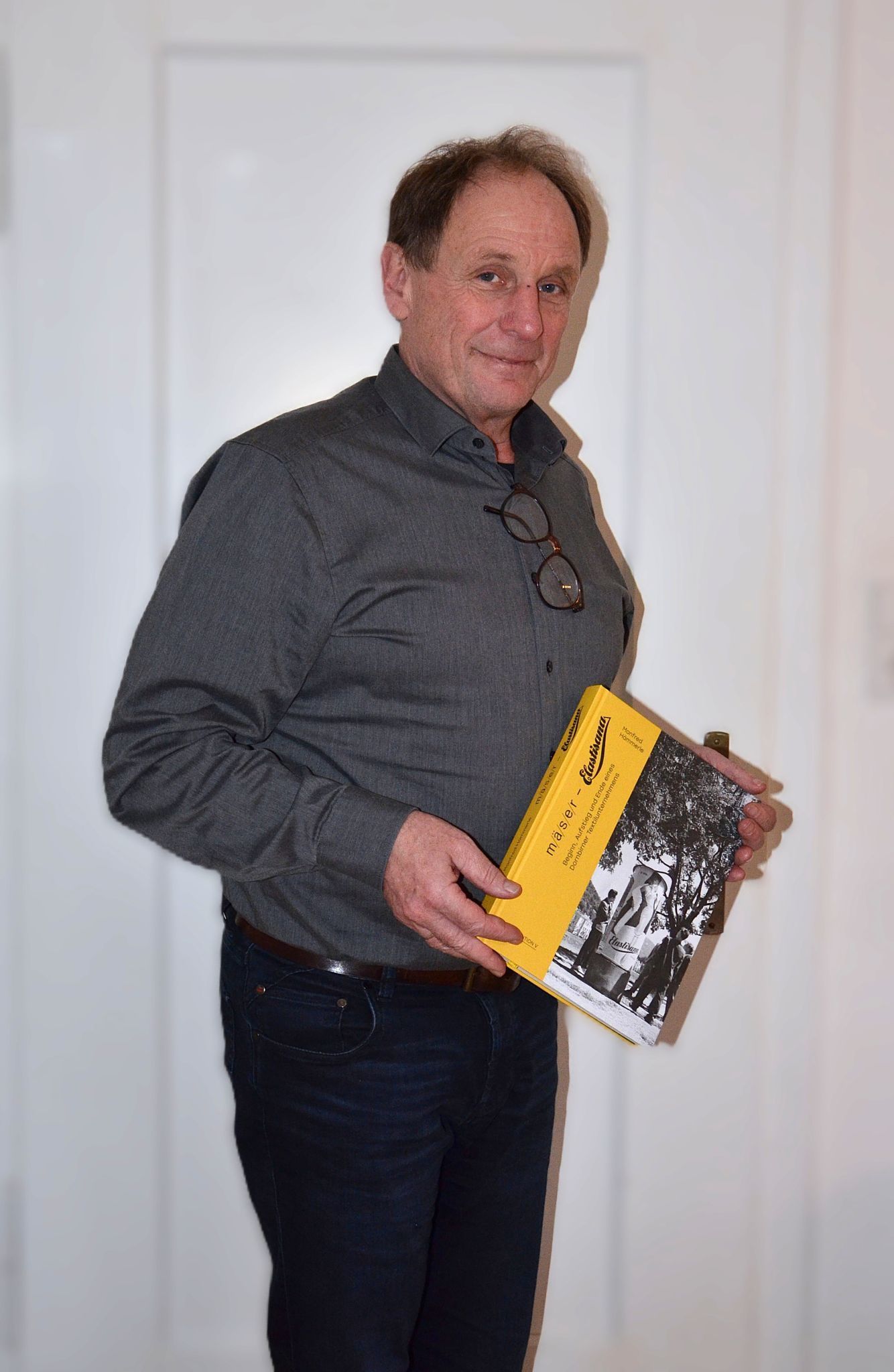 „Aus dem Firmenzeitungen habe ich viele Geschichten erfahren, von der Gründung bis zum Ende.“ Manfred Hämmerle, Buchautor