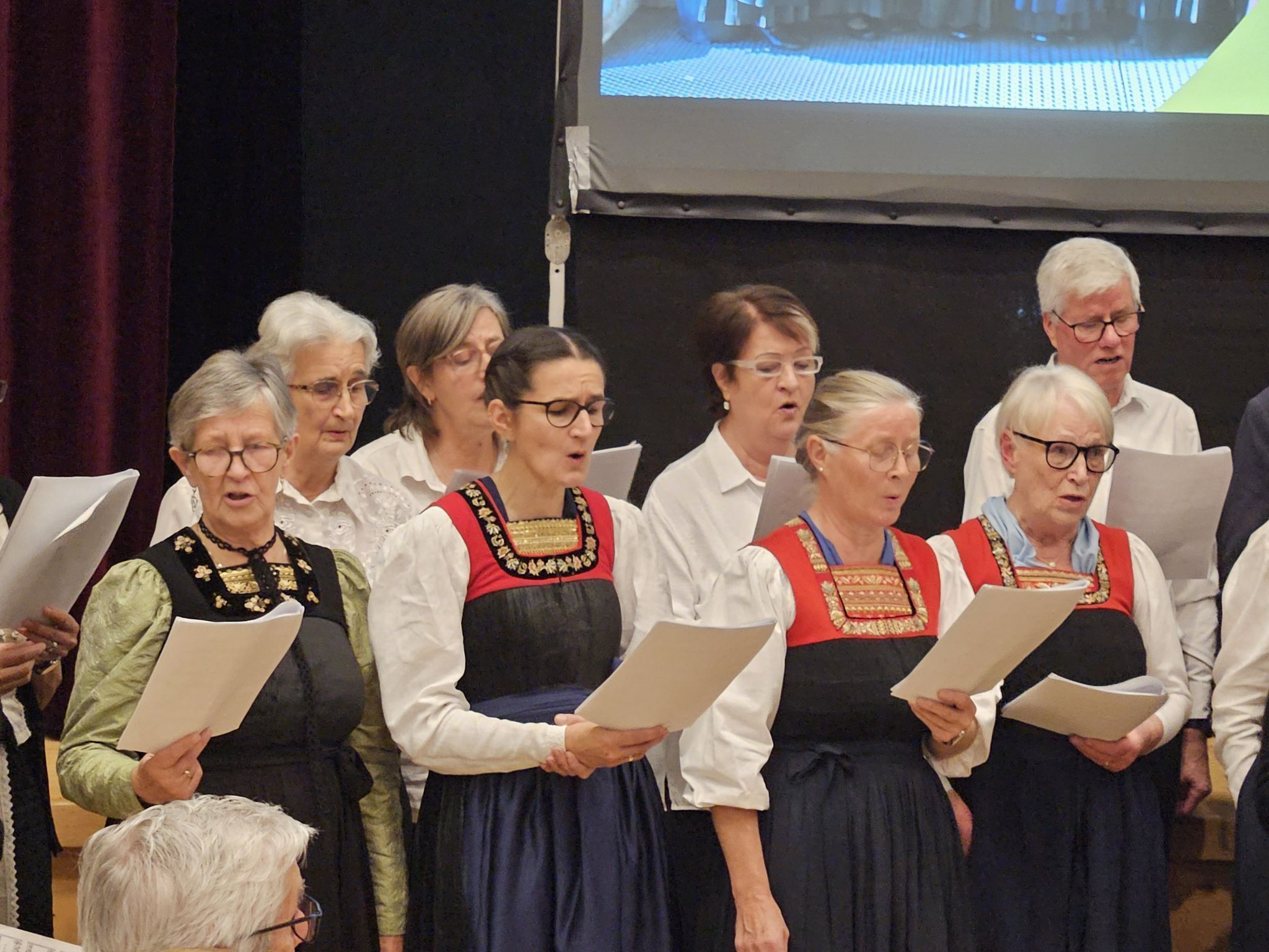Sängerinnen und Sänger der Chorgemeinschaft St. Jodok Bezau umrahmten den Abend musikalisch.