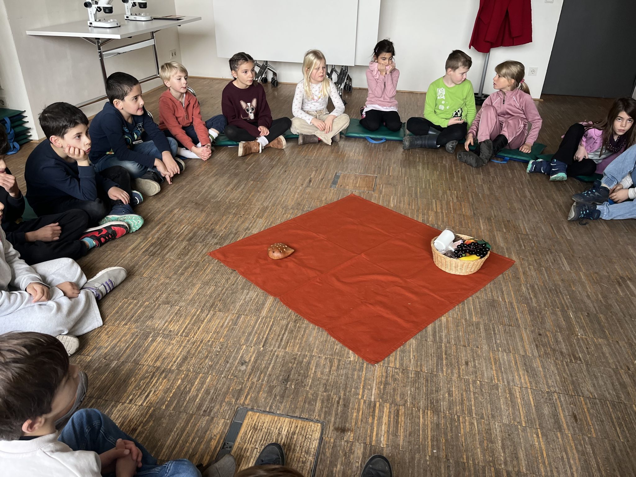 Spielerischer Einstieg in den Workshop rund um den Igel.