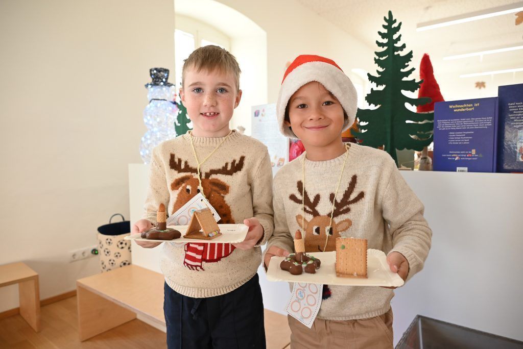 Weihnachtsbasteln in der Volksschule Mehrerau