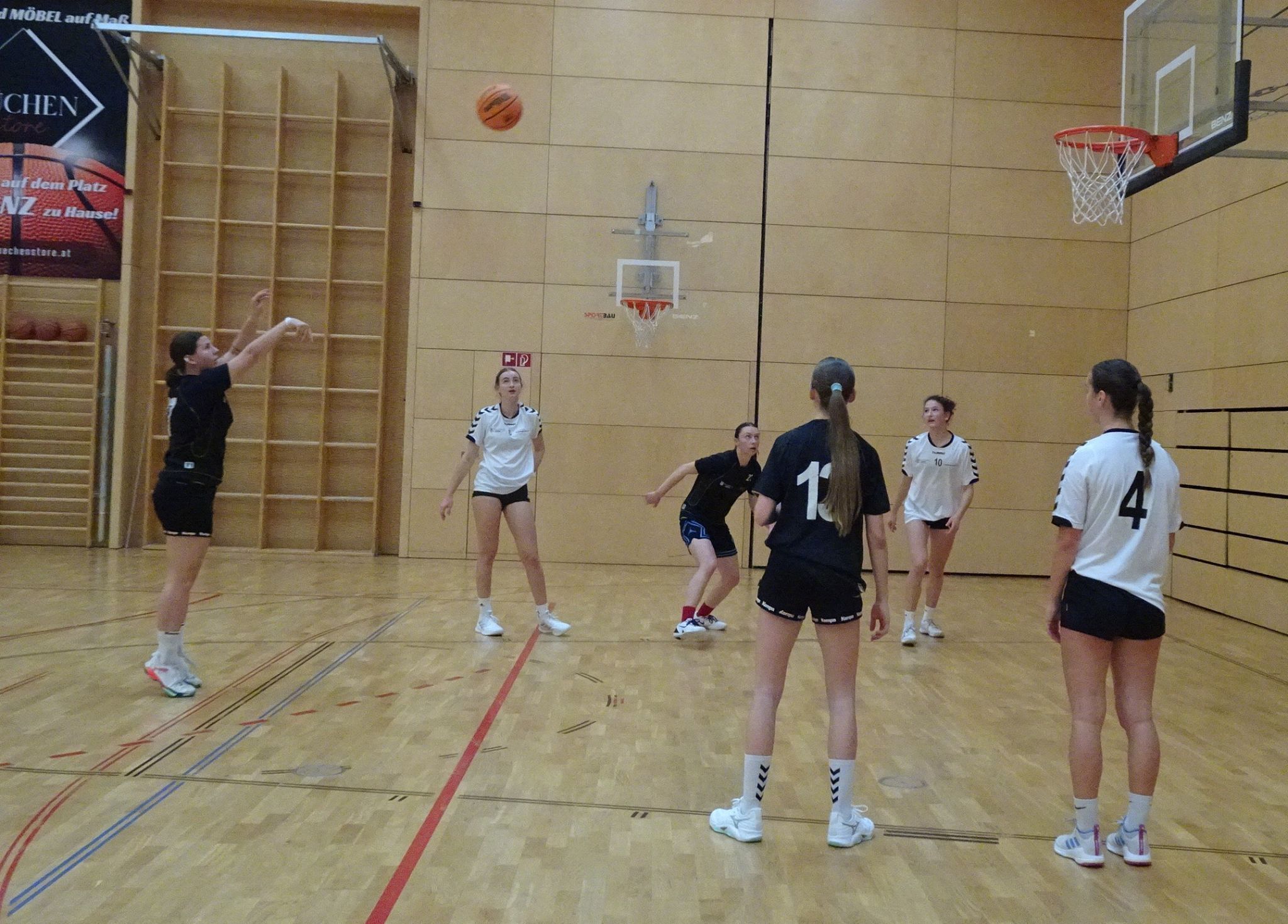 Gekonnt wurden die Bälle im Korb versenkt.