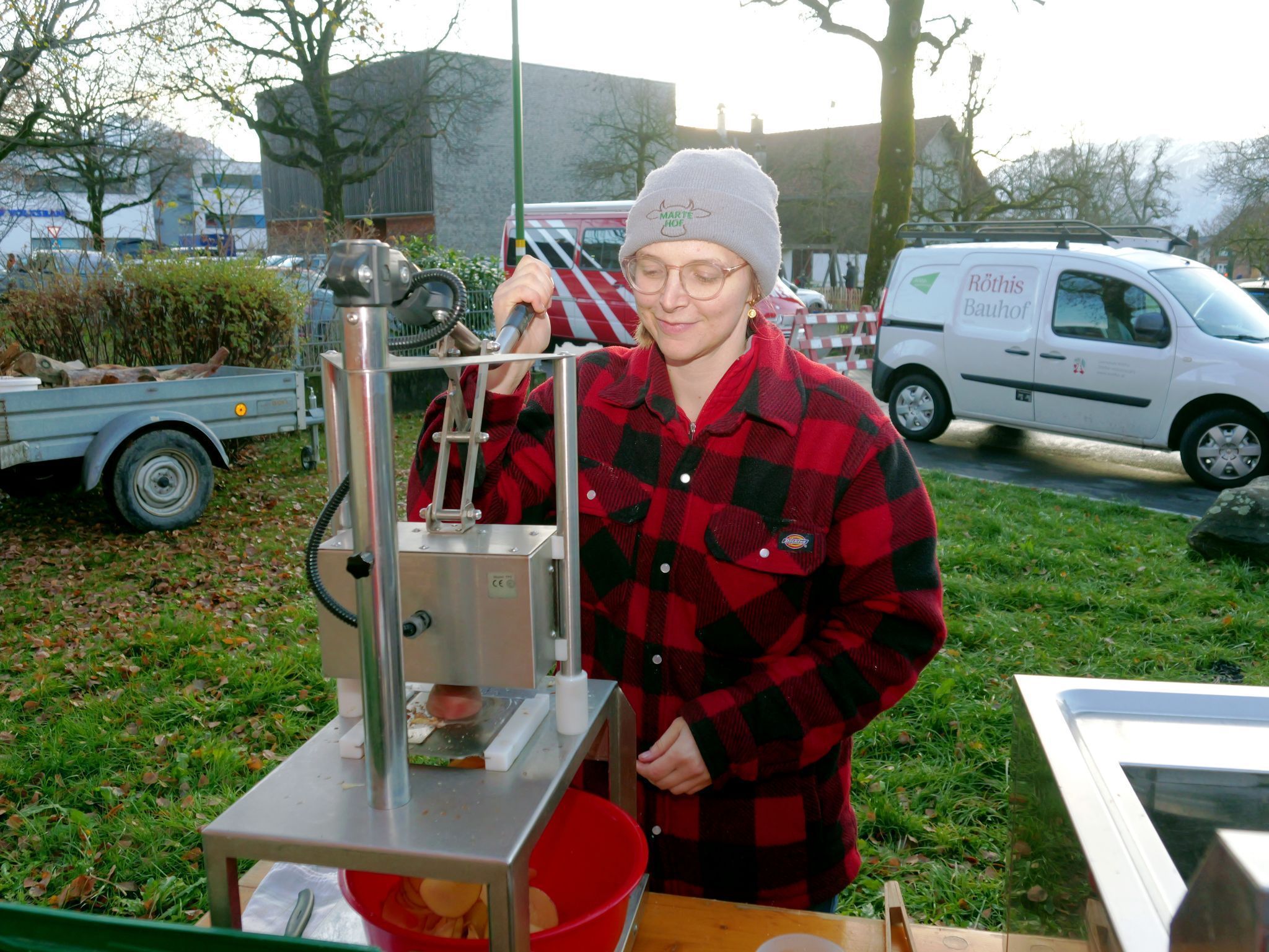 Franziska Martin bereitete frische Kartoffelchips zu.