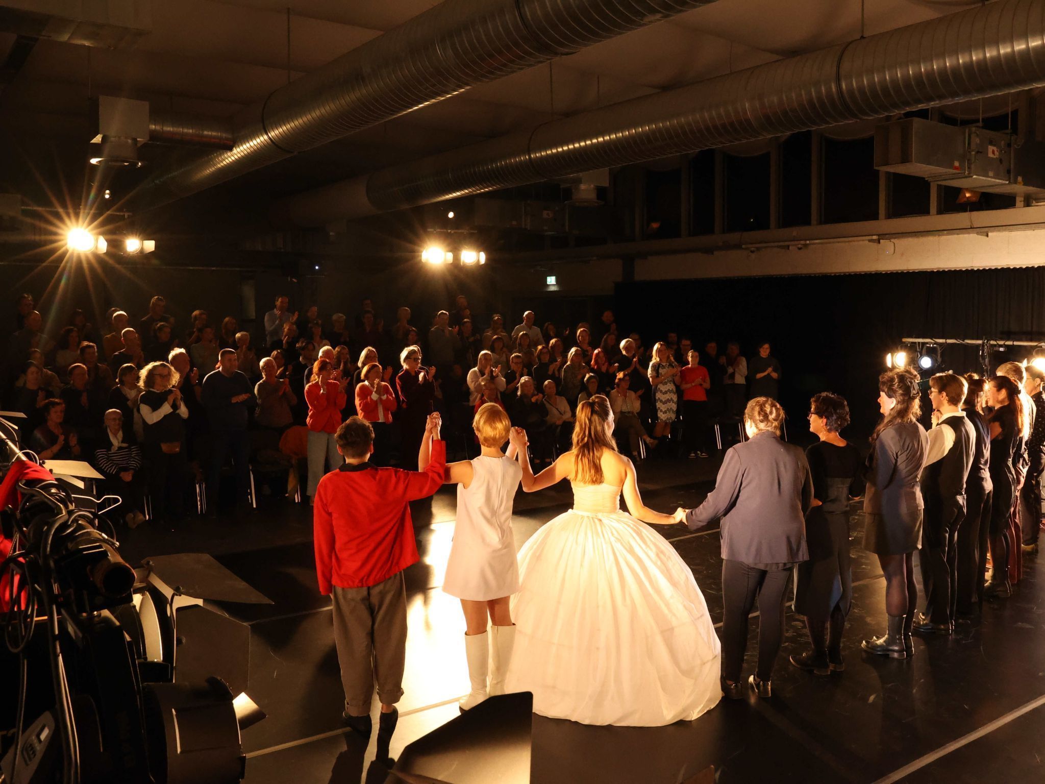 Große begeisterung des Premierenpublikums.