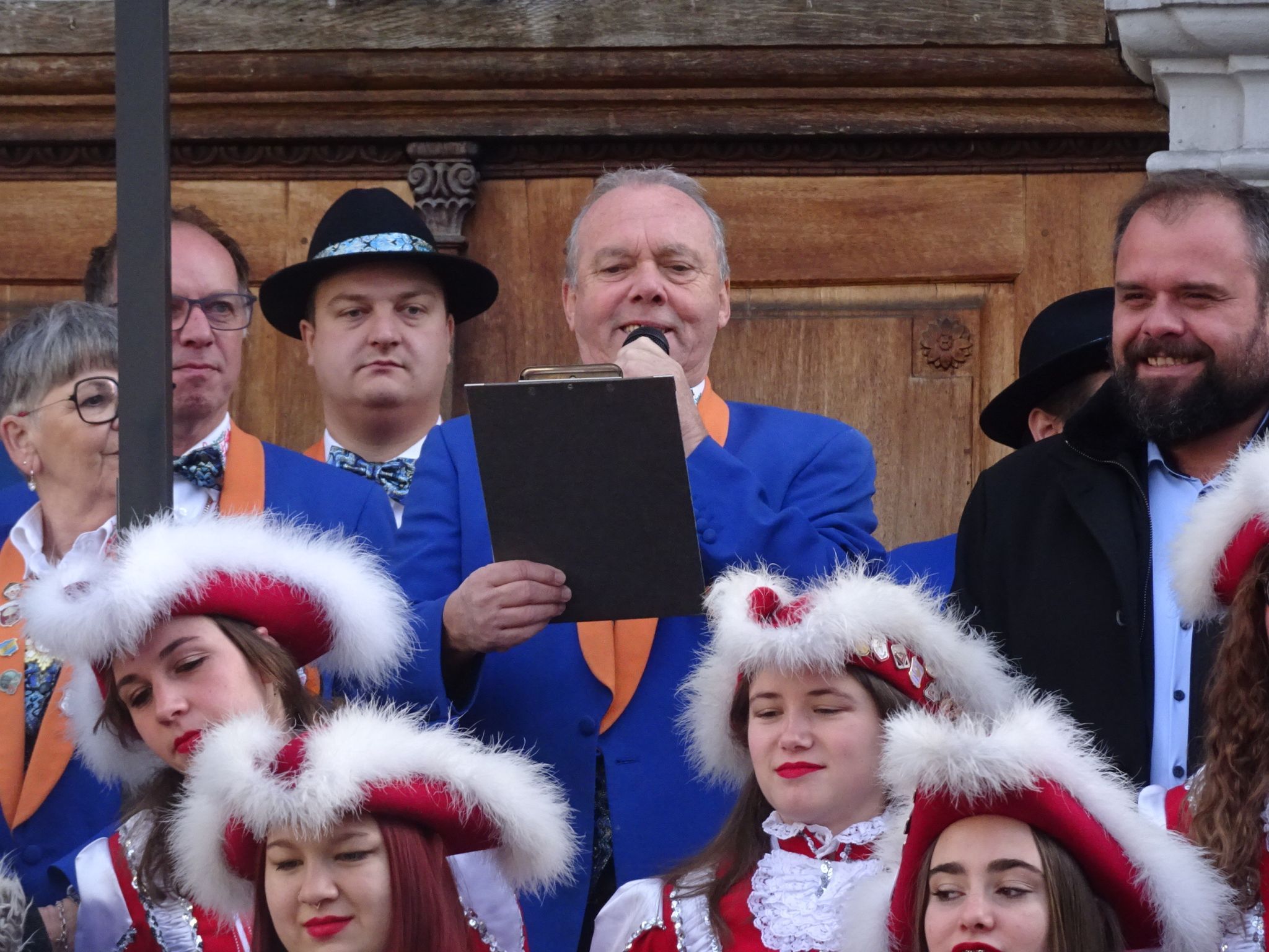 Bürgermeister Markus Fäßler bewies Humor über die Späßchen vom Schnorrowagglar. 