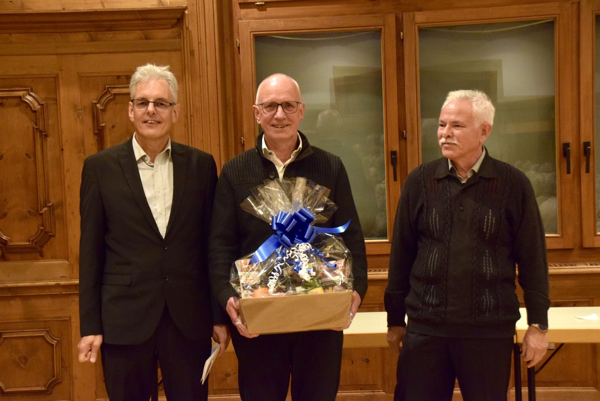 Wolfgang Haumer, Johannes Pfefferkorn (50 Jahre Chormitglied, 25 Jahre Chorleiter) und Paul Fiel.