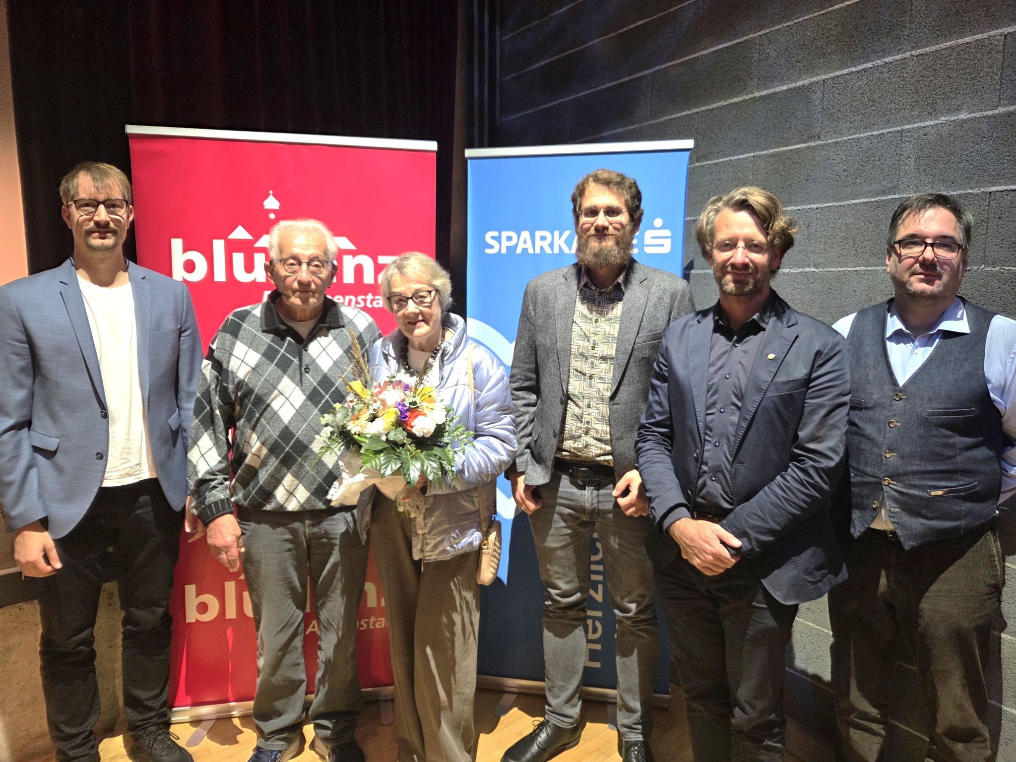 Die Protagonisten des Abends: Stefan Stachniß, Joop Caneel mit Gattin, Raphael Einetter, Dominik Markl, Christof Thöni (v.l.) (Foto OS)