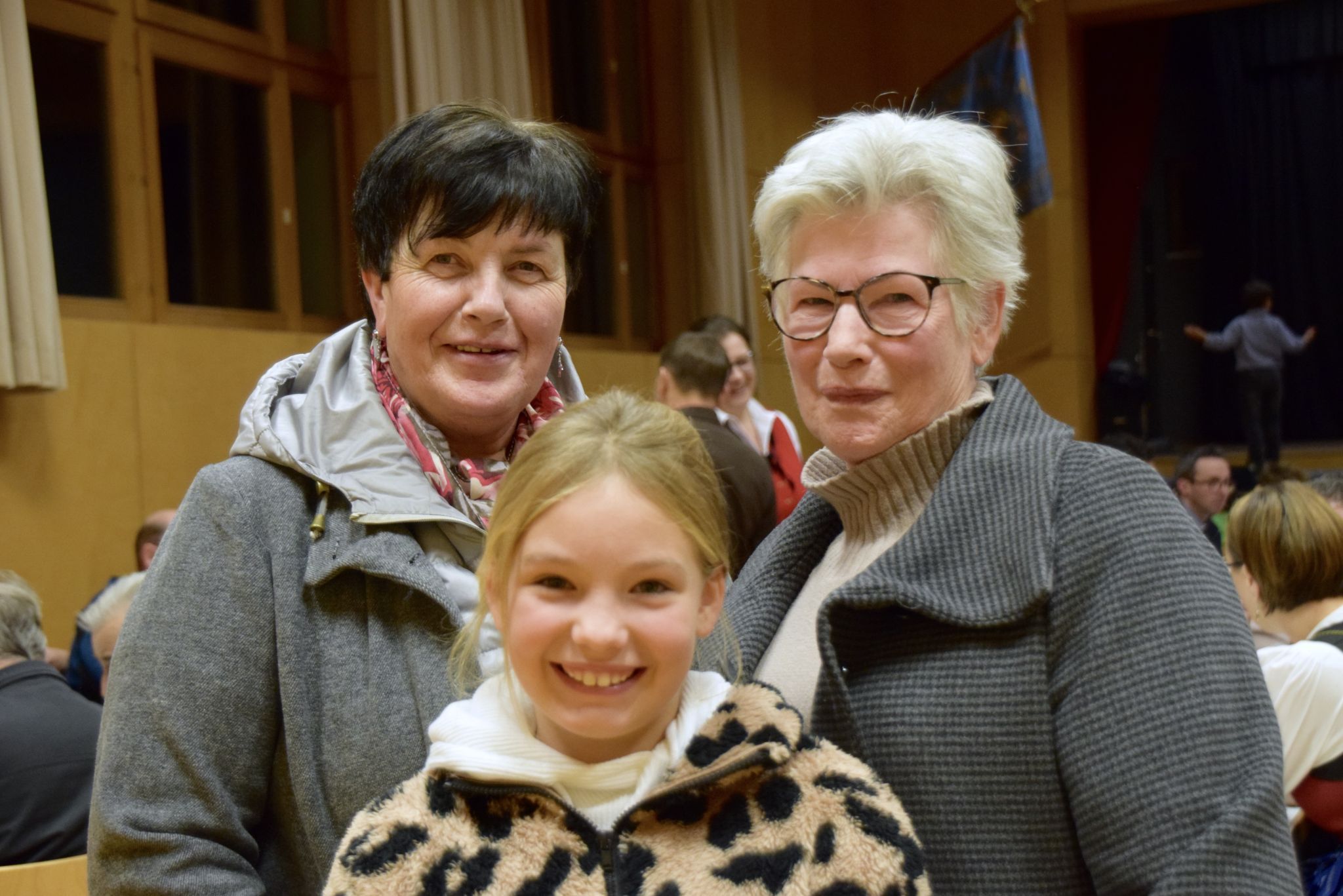 Petra Essig (l.), Marlies Kuster (r.) und Naomi Kuster nach dem Konzertgenuss.