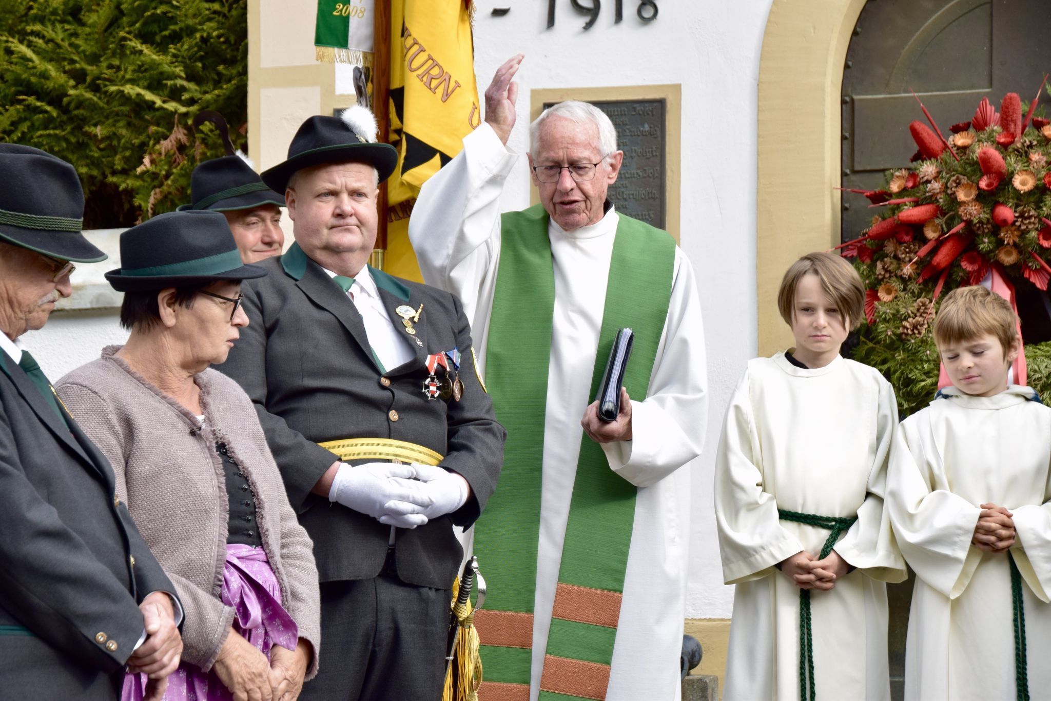 Der pensionierte Pfarrer Joe Egle erbat im Anschluss an das Gefallenengedenken Gottes Segen für alle Anwesenden.