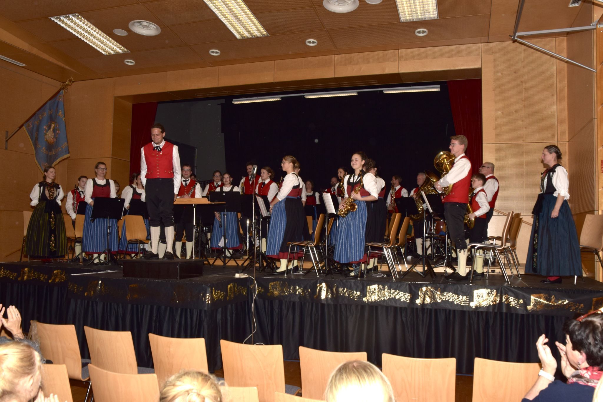 Kapellmeister Johannes Juen dirigierte erstmals das Cäciliakonzert der Bürgermusik St. Gallenkirch.