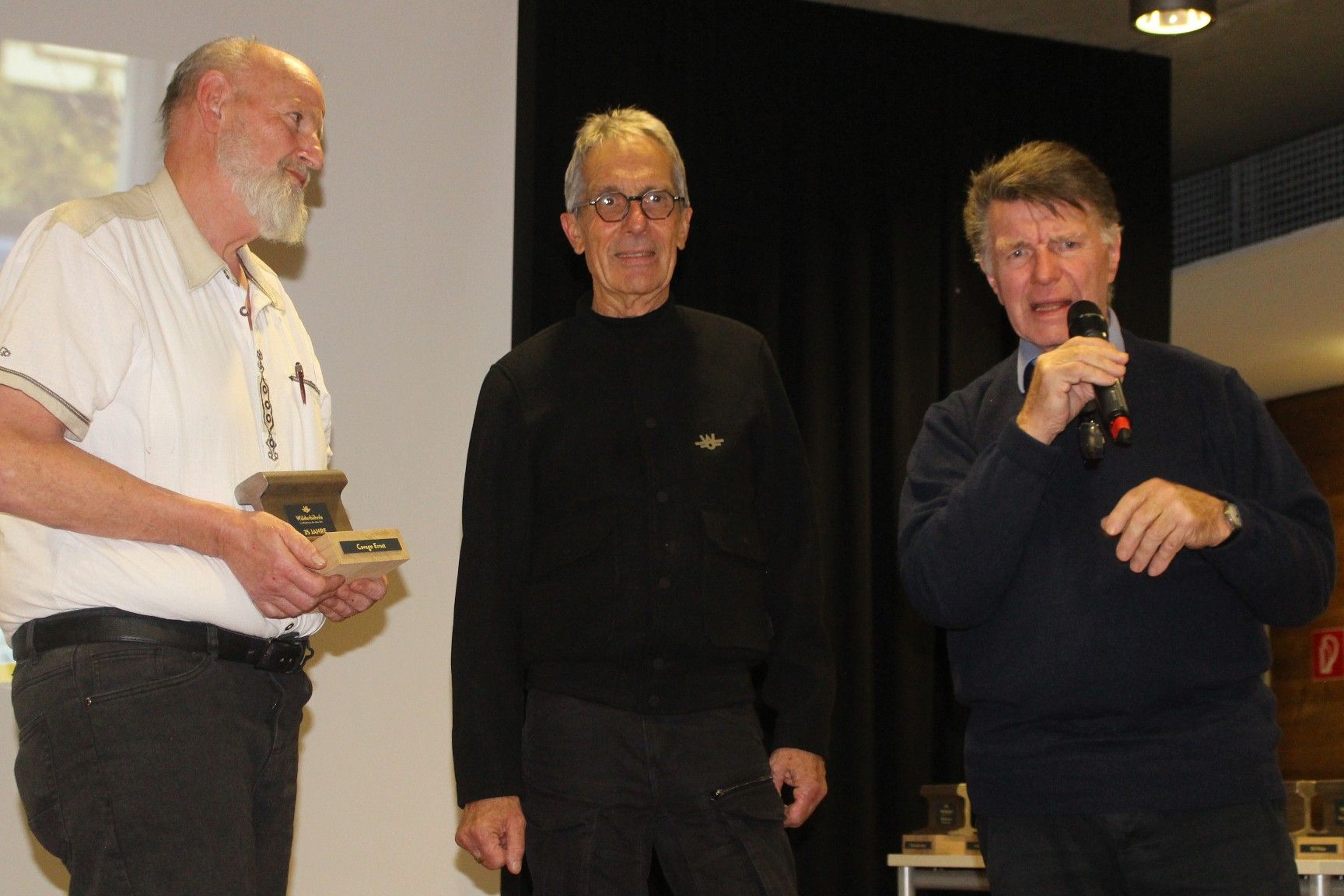 Niemand wäre berufener gewesen als Jakob Bobleter, die kurze Laudatio für die Jubilare zu halten: Er kennt jeden vom ersten Tag an – auch Ernst Cavegn, der 1987 Vereinsmitglied wurde.