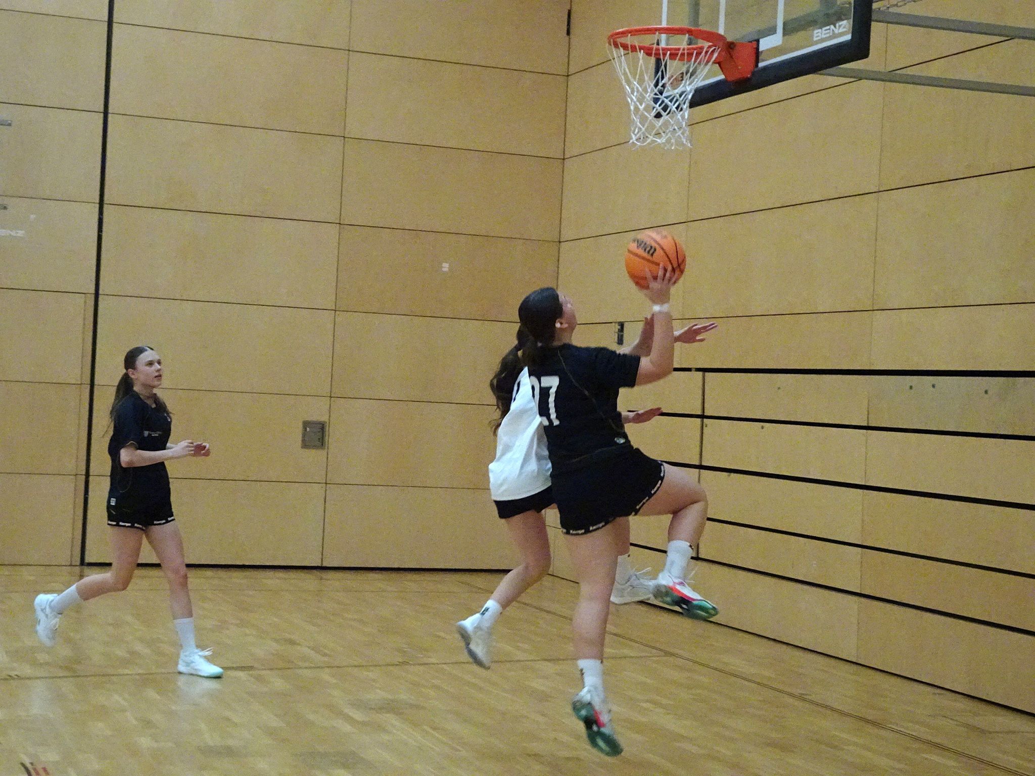 Die Mädchen gaben bei den Spielen alles.