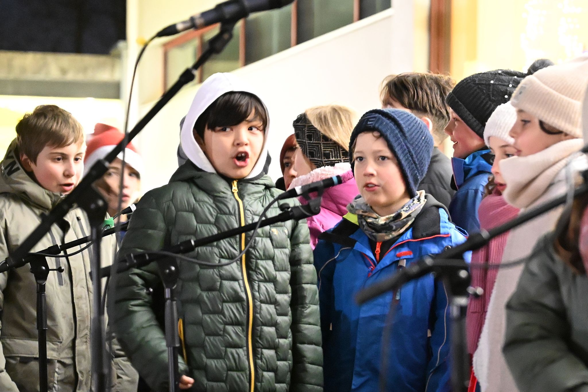 Musikalische Beiträge aus allen Klassen sorgten für Adventstimmung.