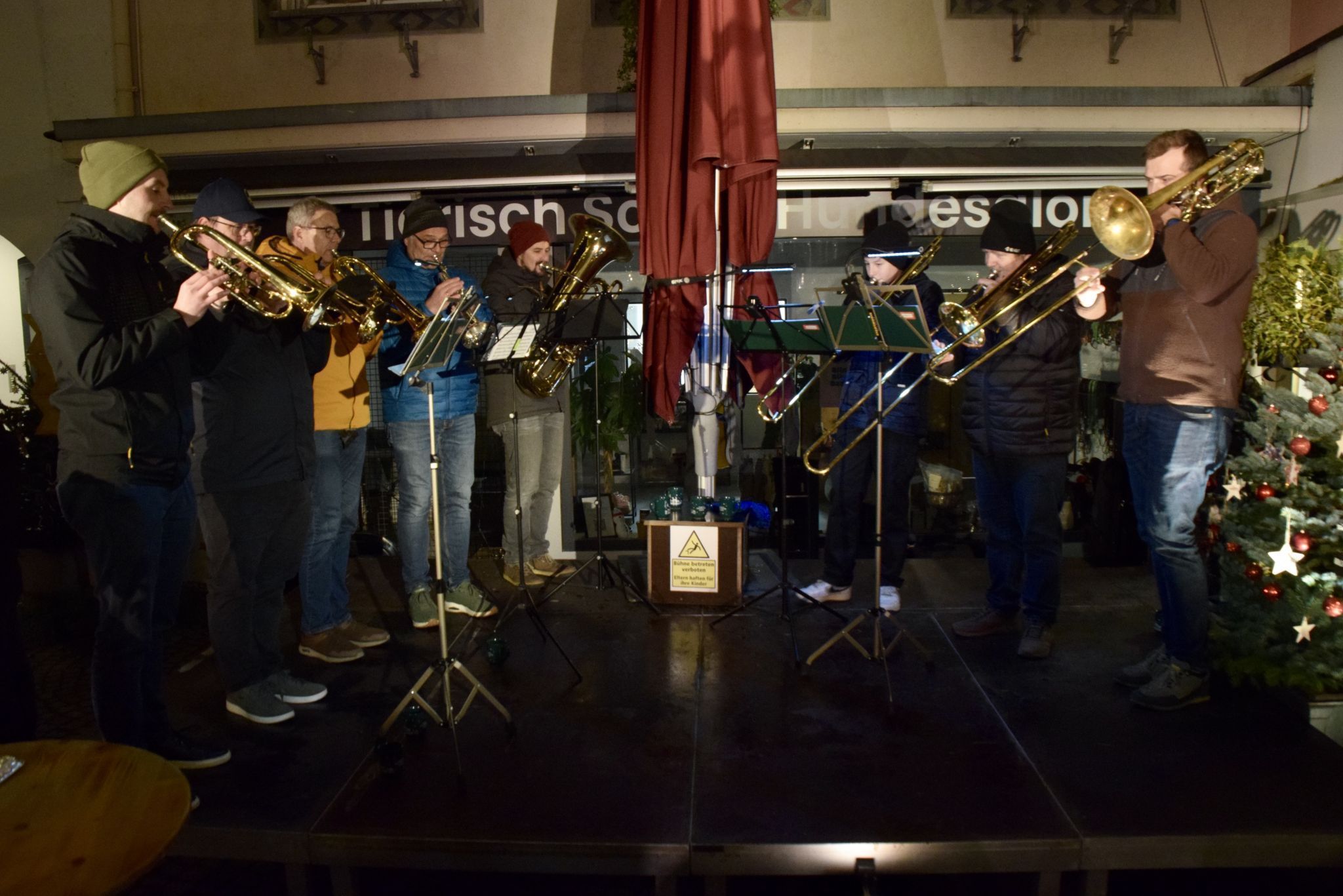 Die Mitglieder des Ensembles der Stadtmusik Bludenz: Michael Burgstaller, Ralf Mahner, Peter Friedle, Gerhard Peter, Peter Muther, Benjamin Simma, Edgar Fleisch und Raphael Peter.