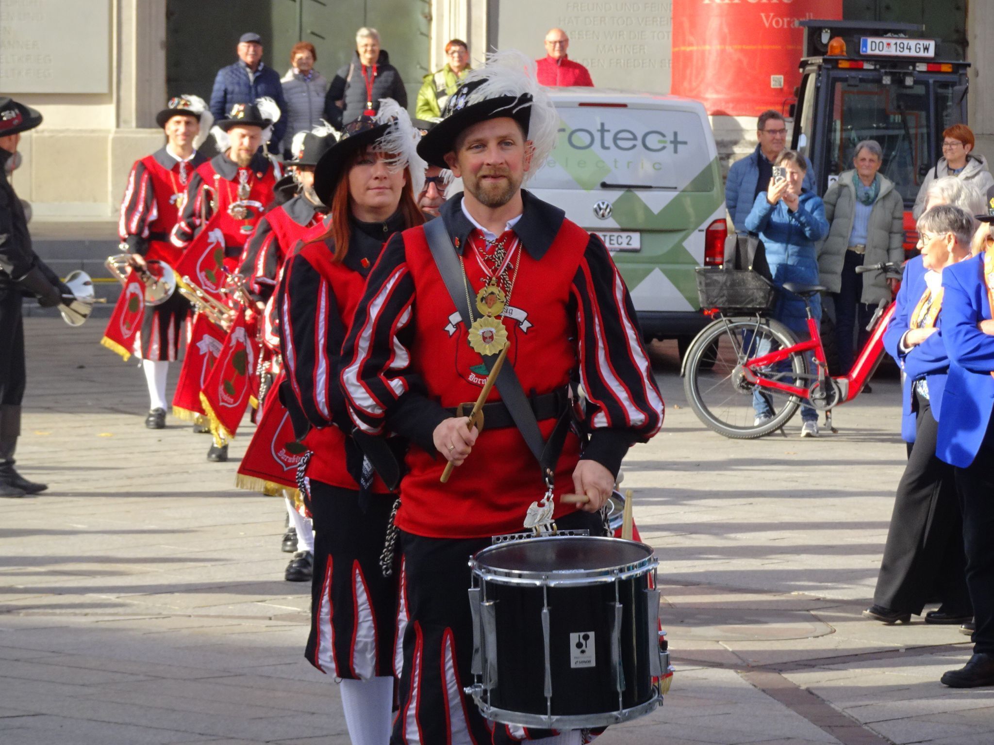 Der Dornbirner Fanfarenzug führte die Gruppen traditionell an. 