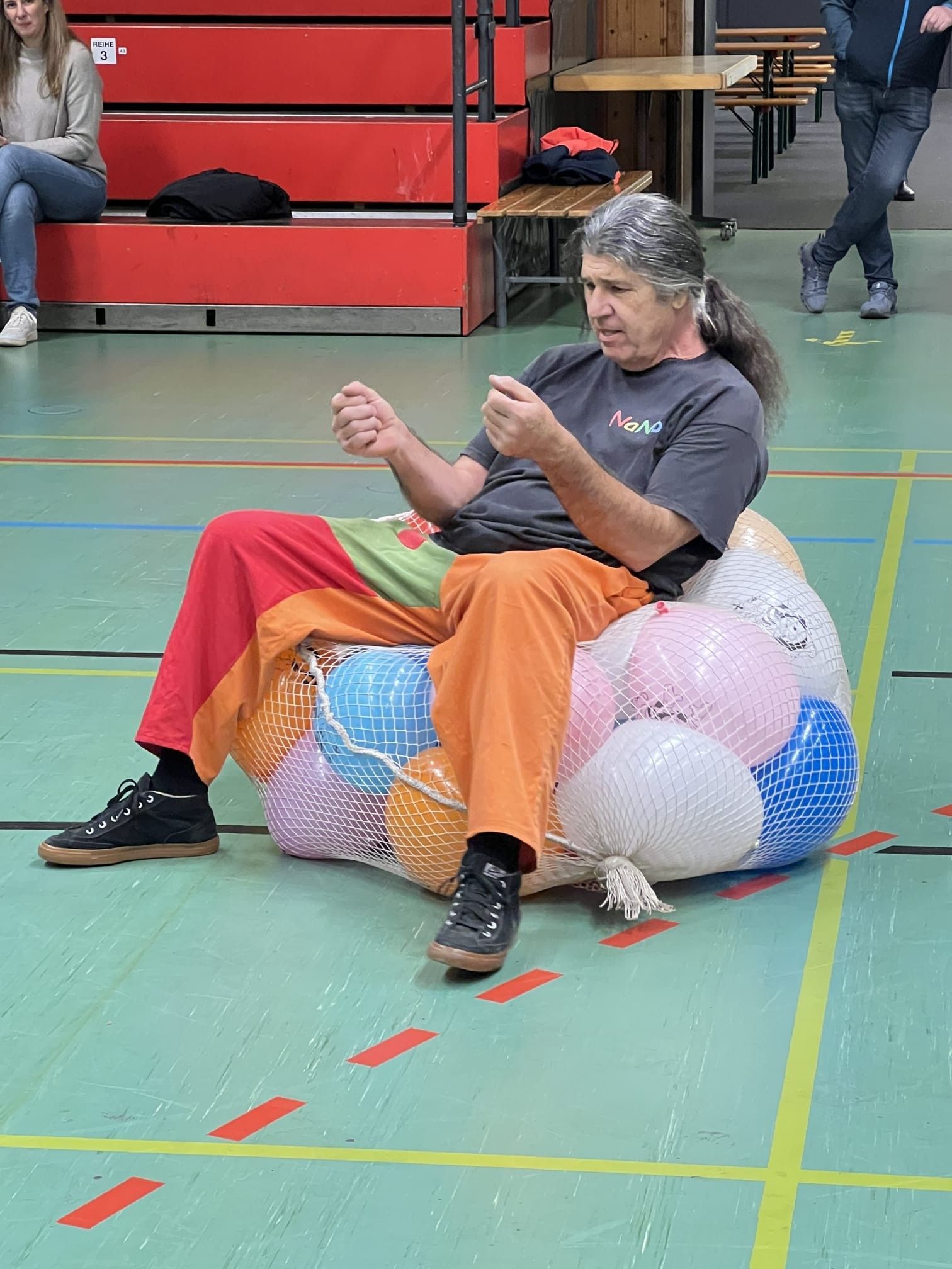 NaNo´s Mitmachzirkus zu Besuch bei den Youngsters des SSV Dornbirn Schoren (Bildergalerie)