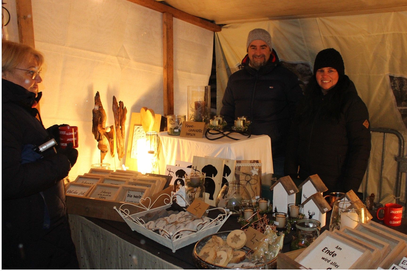 Eine große Auswahl von Geschenkideen aus eigner Bastelwerkstatt wartet auf die Marktbesucher.