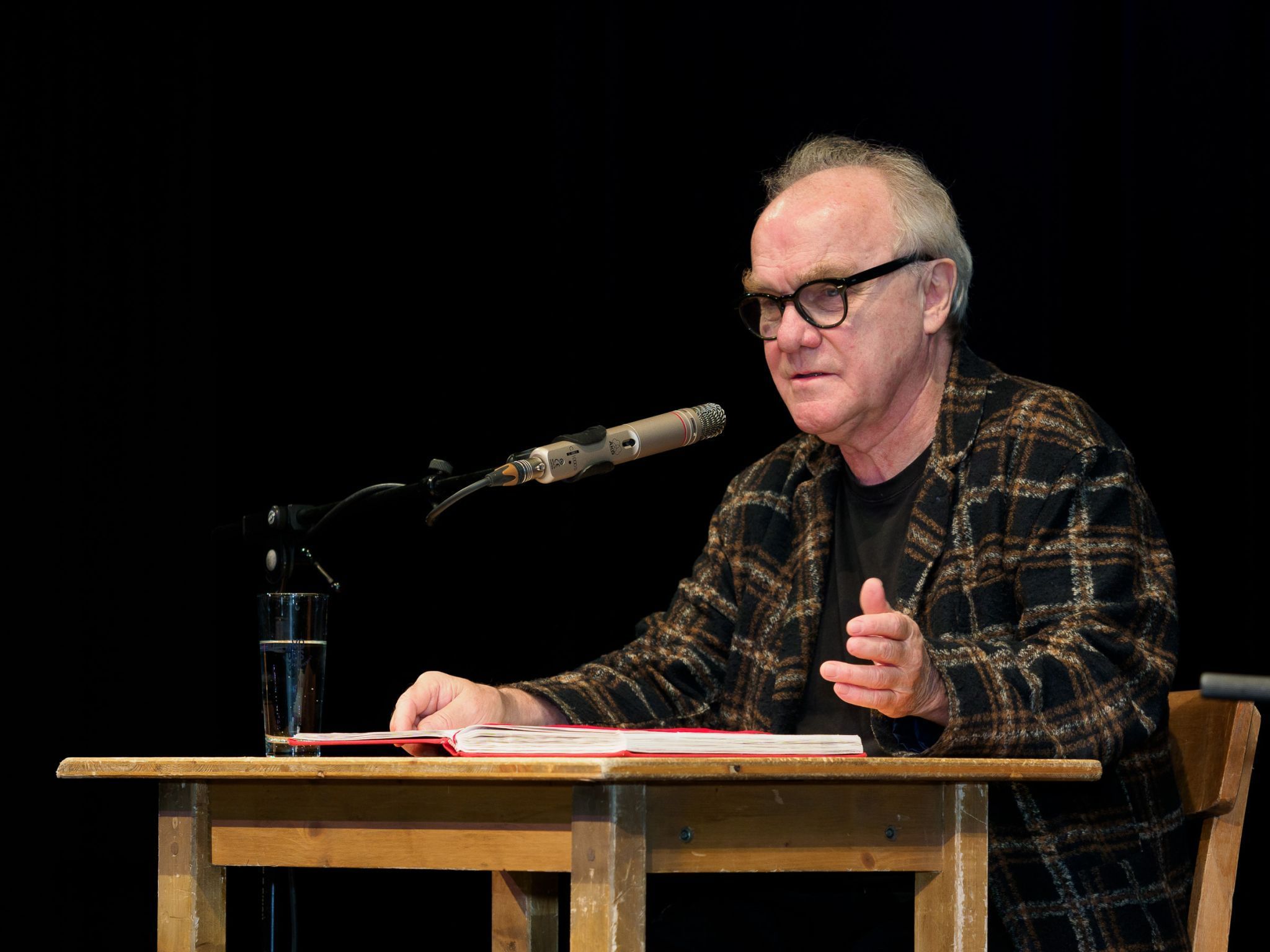 Michael Köhlmeier las Geschichten über Männer