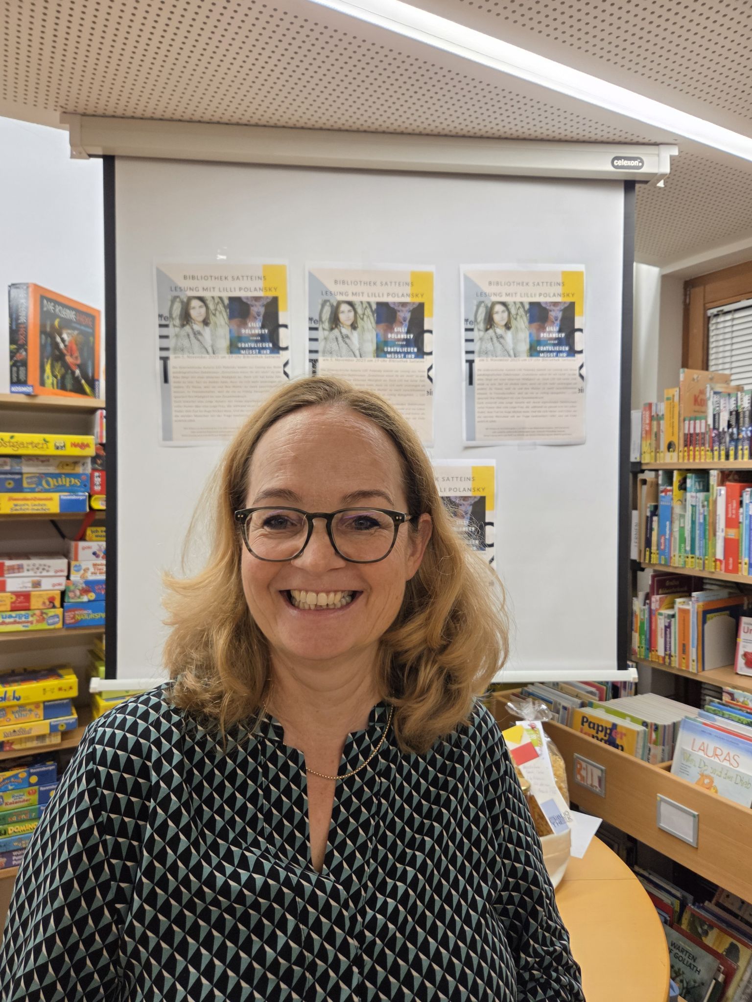 Petra Willeit, Satteins: Die Atmosphäre, eine junge Autorin wie Lilli Polansky bei einer Lesung ganz direkt in der Bibliothek erleben zu können, ist ganz toll. Ich bin überrascht, dass so eine junge Autorin so reflektiert über ihre Erkrankung schreiben kann.