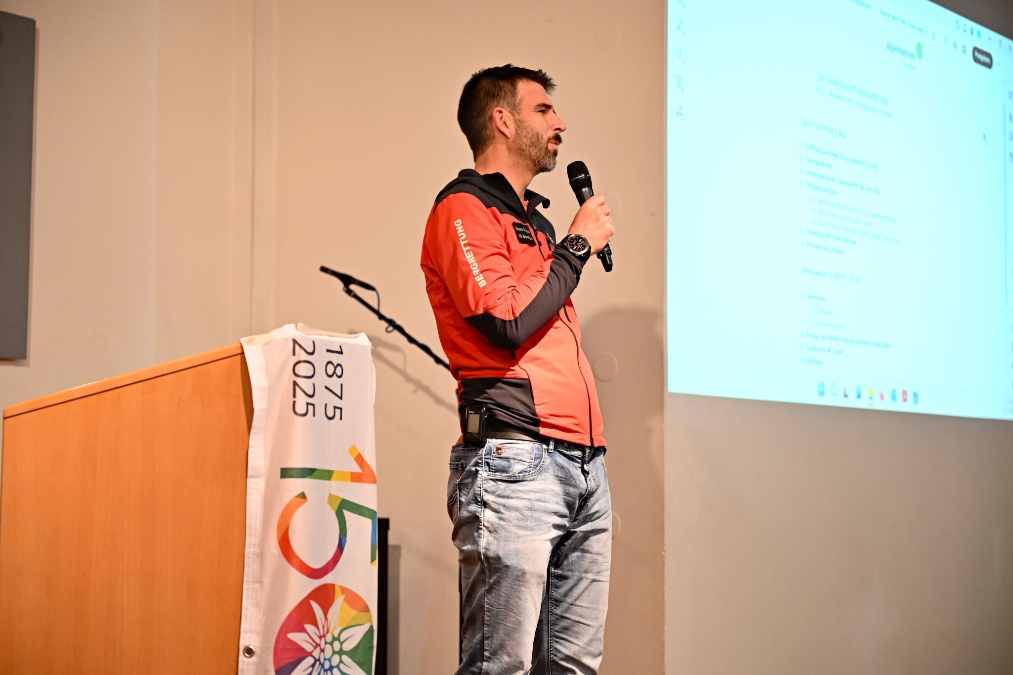 Klaus Drexel, Ortsstellenleiter, überbrachte dir Grußworte der Bergrettung Dornbirn.