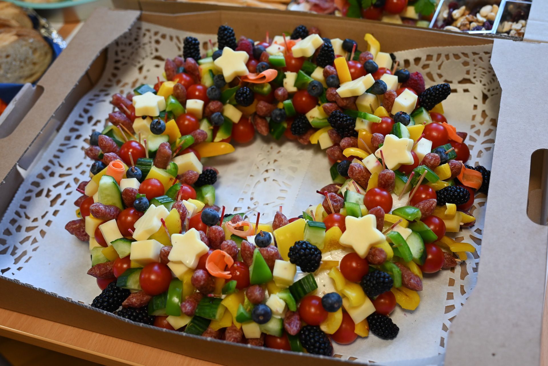 Für Stärkung sorgten einige Eltern, die sich ganz dem weihnachtlichen Thema hingaben und leckere Jausen zubereiteten.