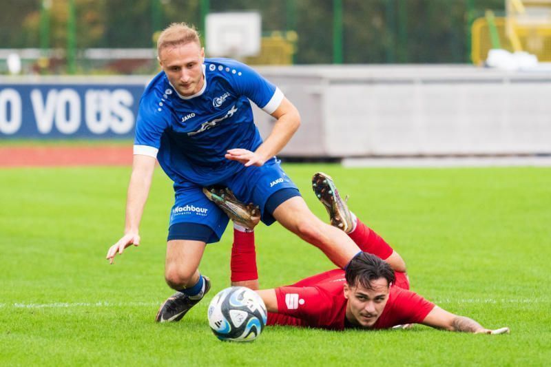 Oft ist Rexhaj nur durch Fouls zu stoppen. 