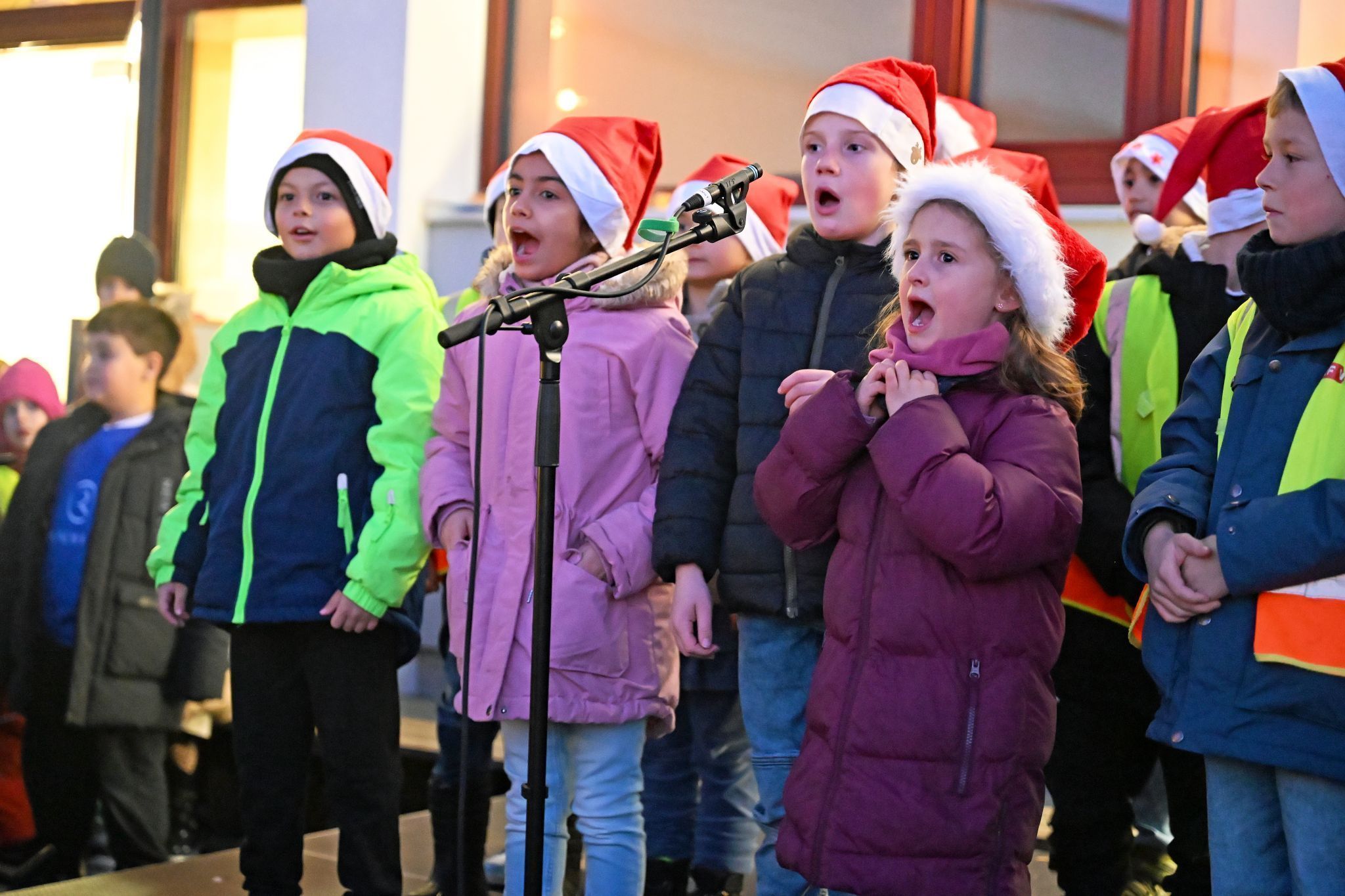 Jede Klasse hatte einen Beitrag für die Adventfeier einstudiert.