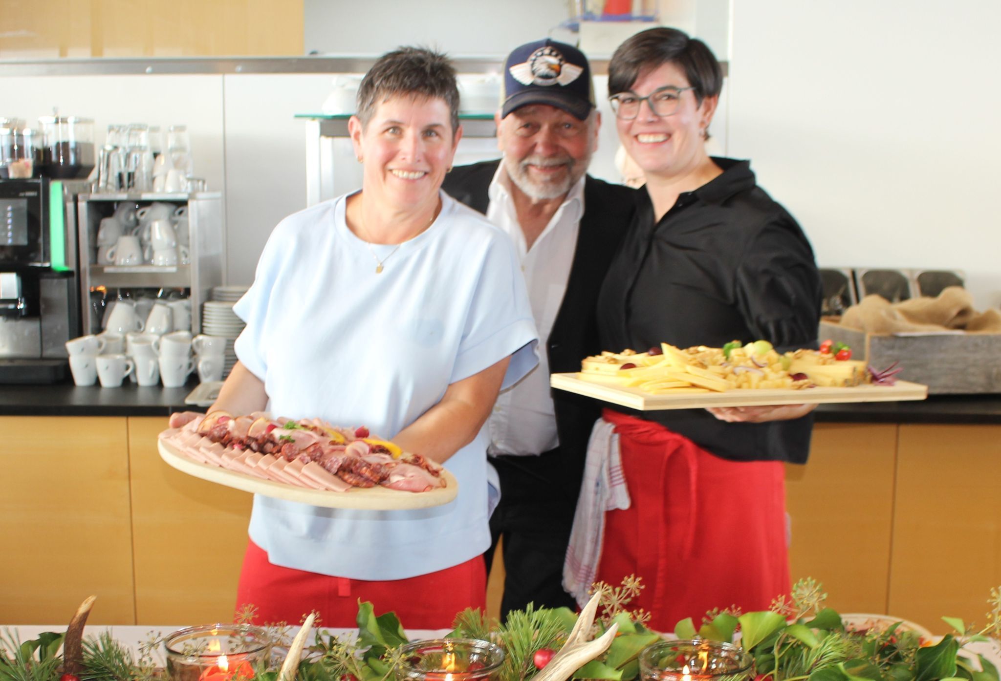 Ein reichhaltiges Buffet mit Spezialitäten regionaler Produzenten ließ keinen Gast hungrig bleiben.