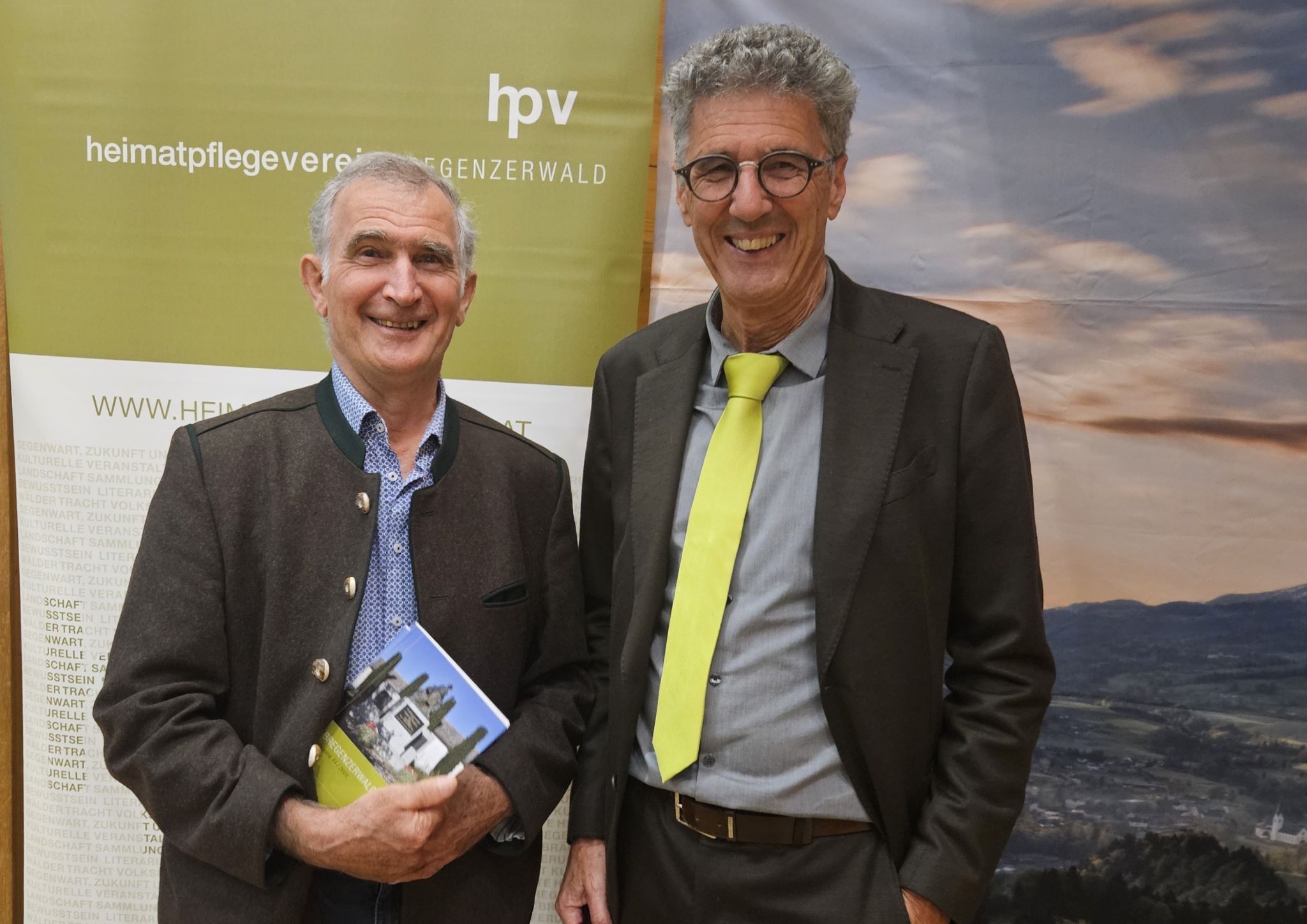 Autor Rudolf Berchtel im Gespräch mit Pius Feurstein.