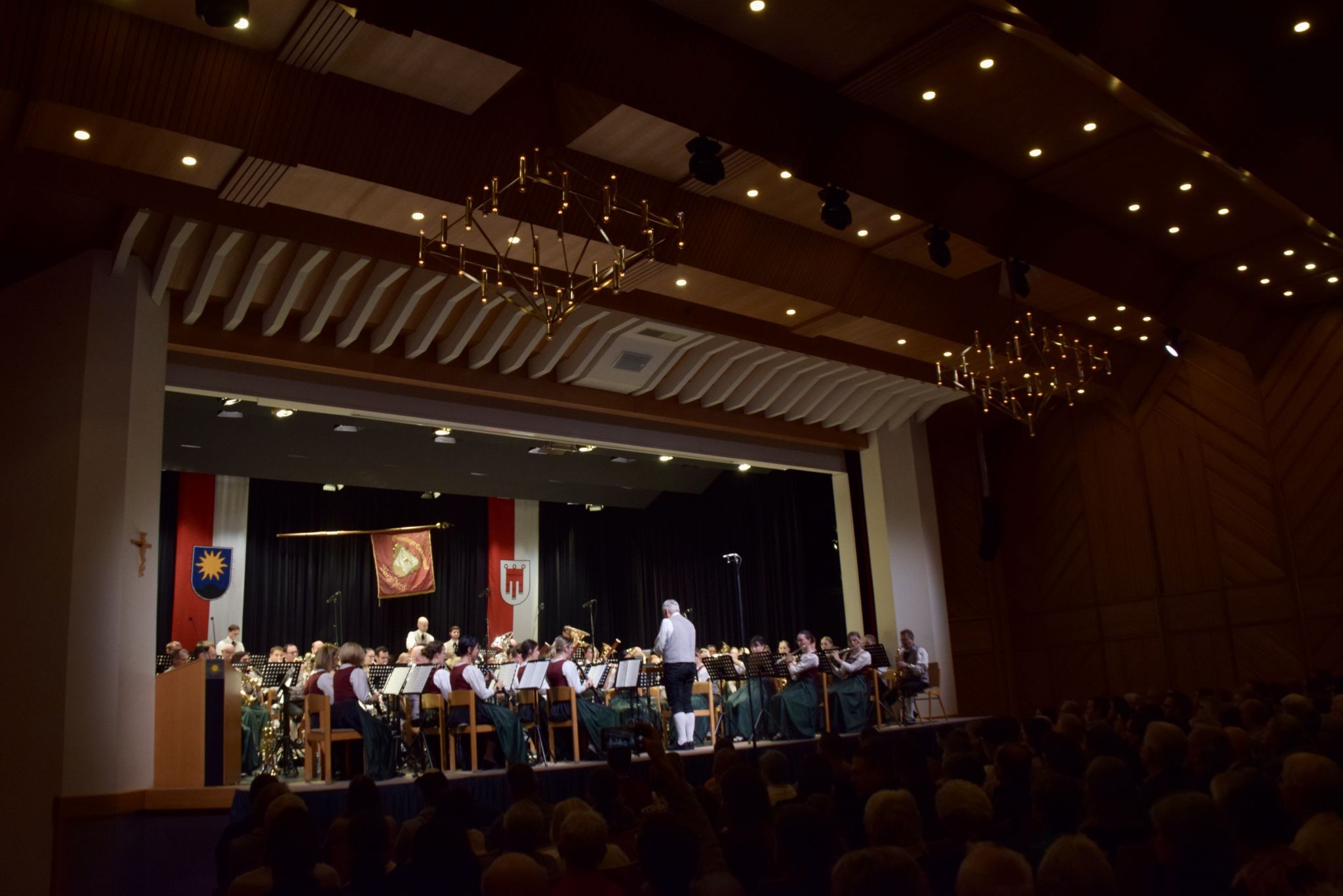 Das Konzert war kurzweilig, sehr feinfühlig und musikalisch beeindruckend.