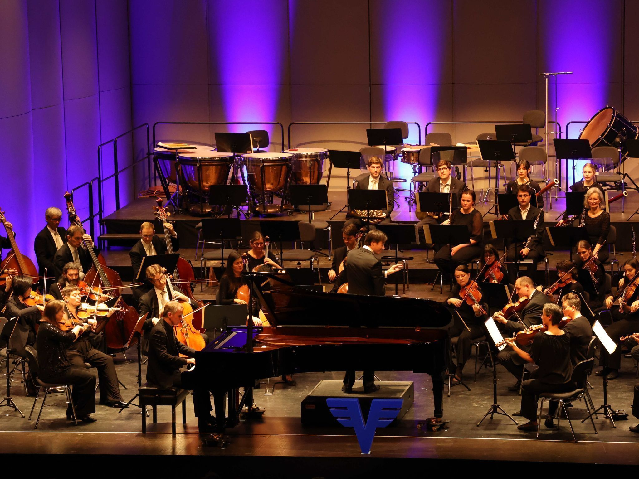 Ein größerer Teil des Orchesters bei Mozarts Klavierkonzert Nr. 27.