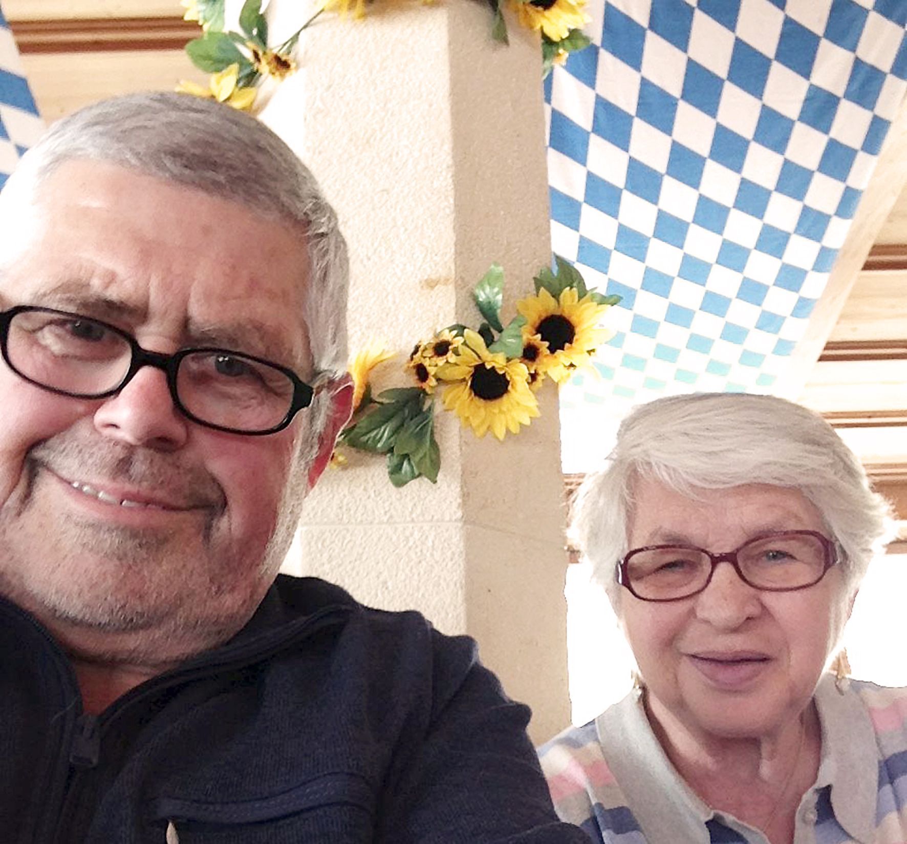 Mit Gattin Rosmarie war Heinz gerne auf Busreisen unterwegs.