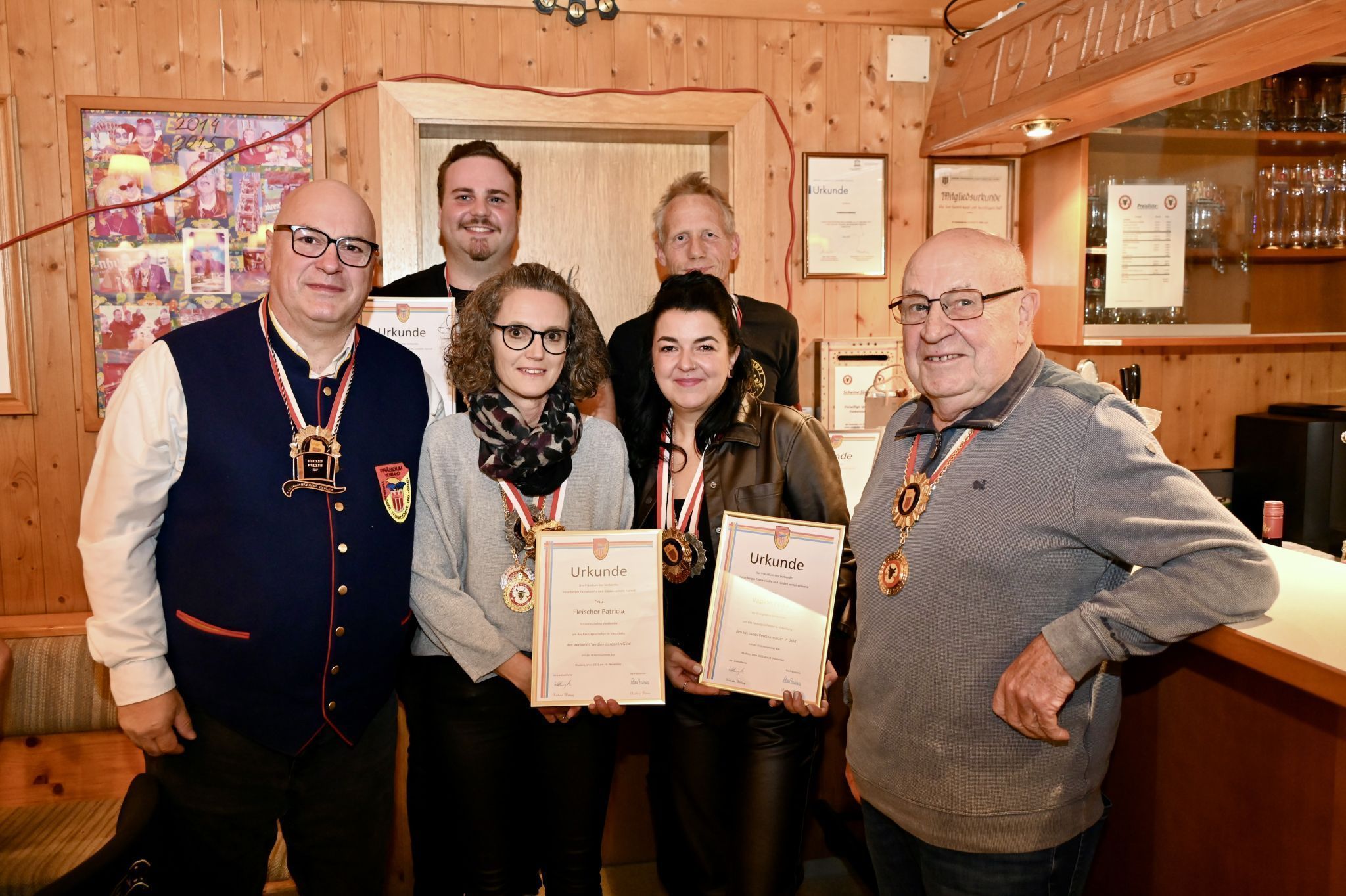 Patricia Fleischer, Petra Vaplon, Jan Amann und Rolf Hanning erhielten den Silber- bzw. Gold-Orden des VVF.
