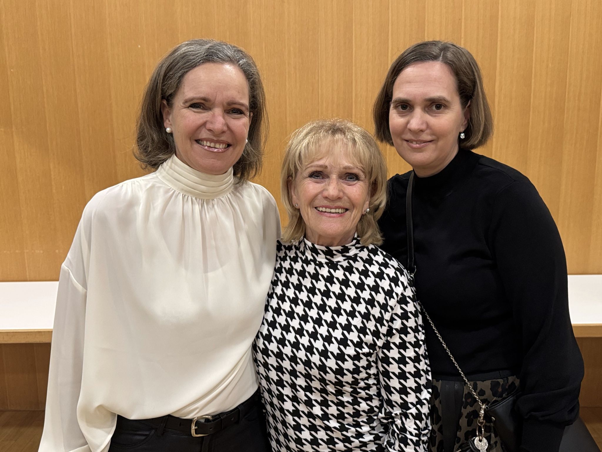 Hilde Wohlgenannt mit den Töchtern Gabi Metzler und Beate Ender.