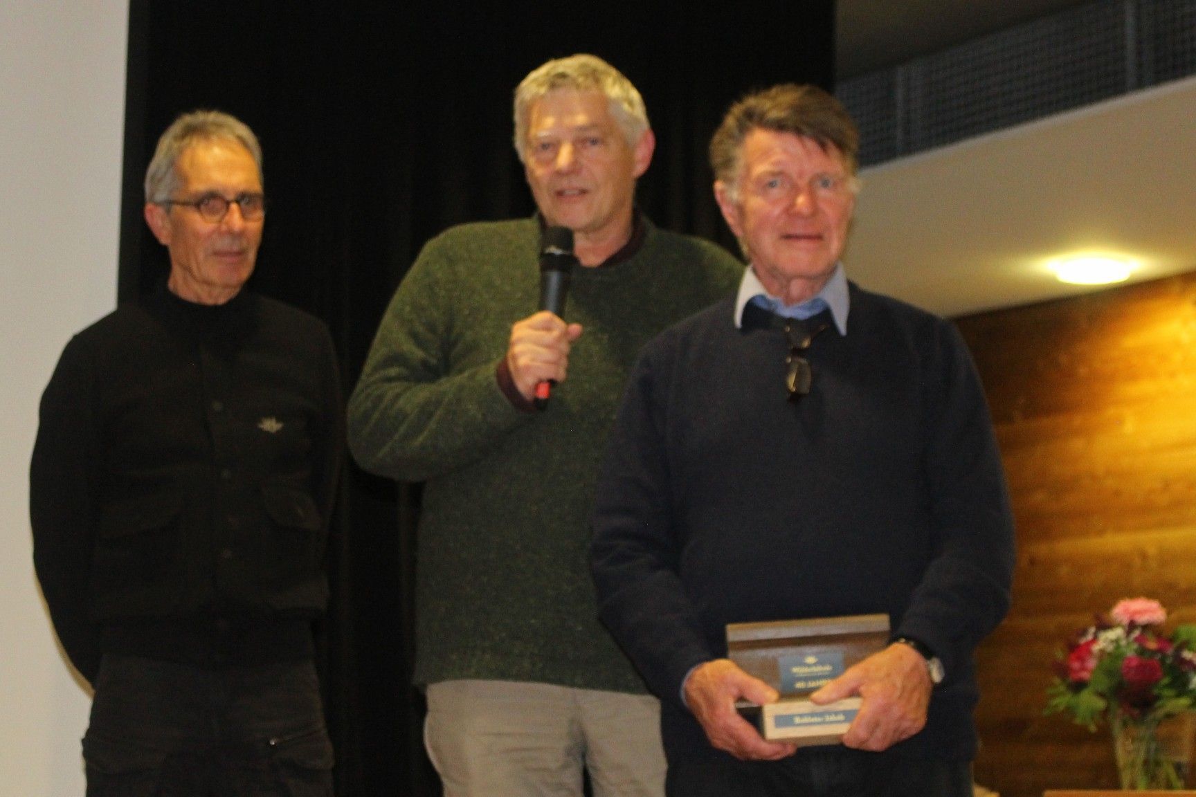 Kurios: Obmann Oskar Müller und Moderator Albert Spirig  zeichneten zum 40-Jahr-Jubiläum Jakob Bobleter aus, der seit 41 Jahren beim Verein ist - das erste Jahr noch als federführender Aktivist im Proponentenkommitee.