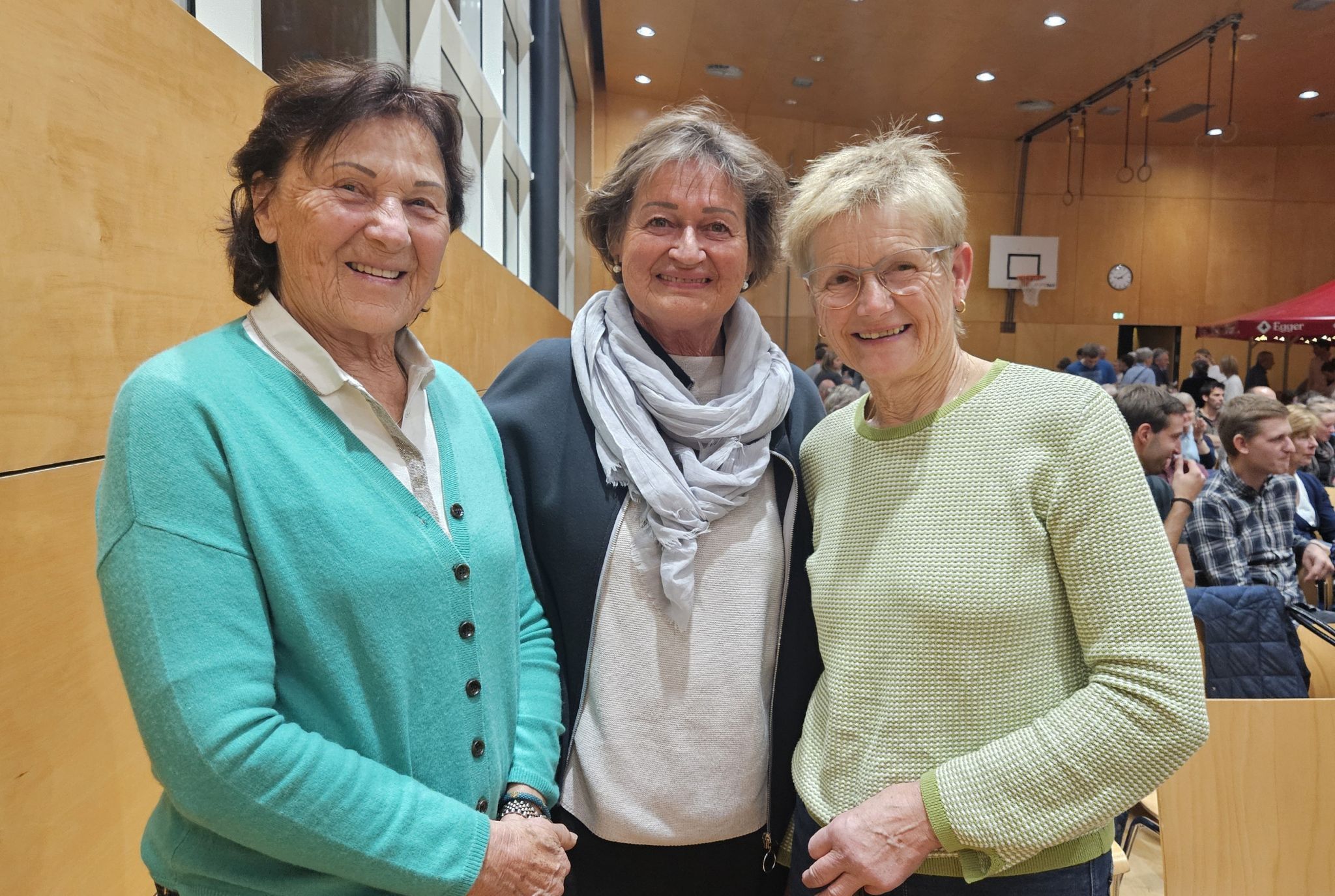 Im Gespräch: Mikle Steurer, Marcella Künzler und Irmgard Schwärzler.