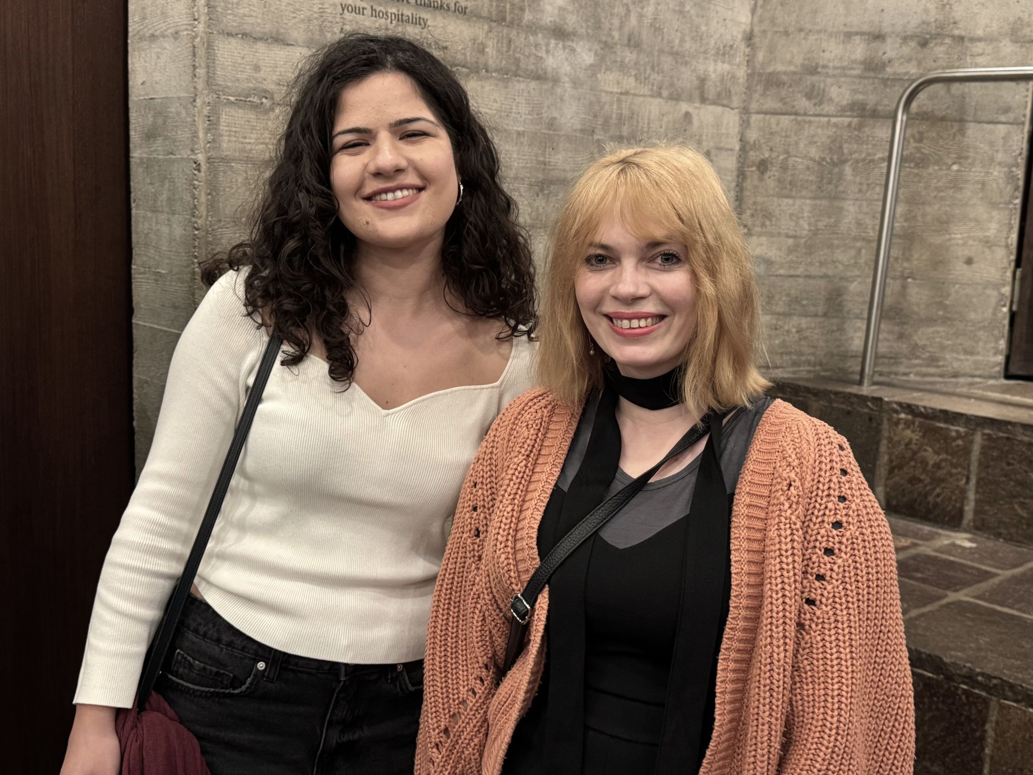 Musikbegeistert: Klara Zubac und Natascha Metschnabl.