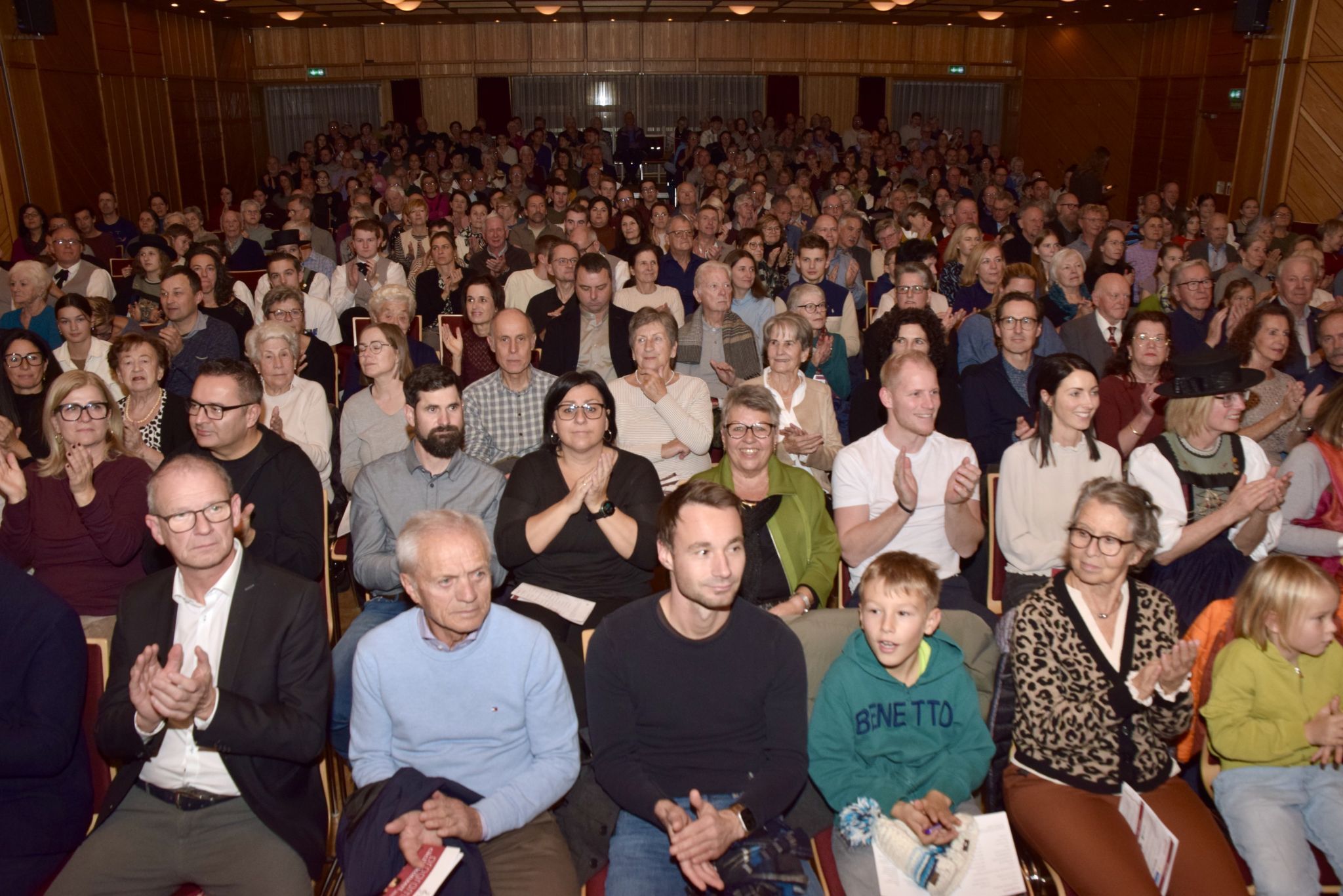 Zahlreich folgen die Blasmusikfreunde der Einladung des Musikvereines.