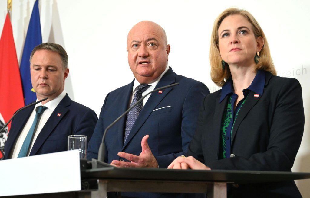 Schwarz-Rot-Pink im Stimmungstief