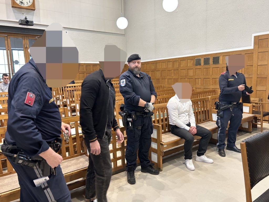 Flammen im altehrwürdigen Haus: Dornbirner Hotelier angeblich erpresst