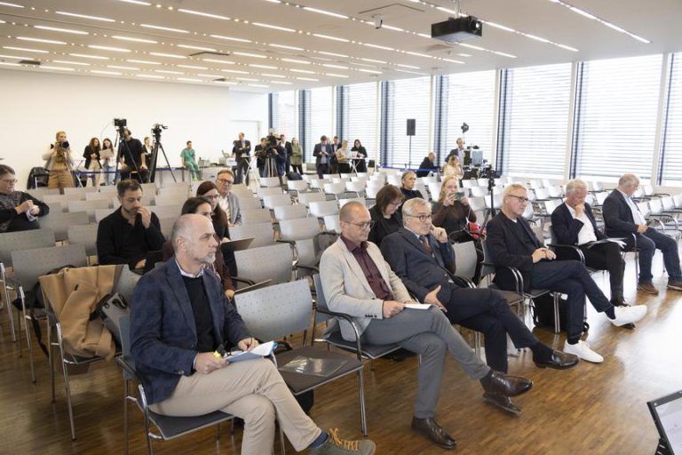 Einig im Ziel, Kritik am Weg der Abteilungszusammenlegungen in Dornbirn und Bregenz