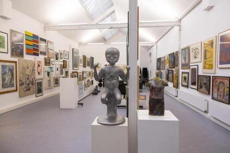 Hier warten 184 Kunstwerke auf neue Besitzer