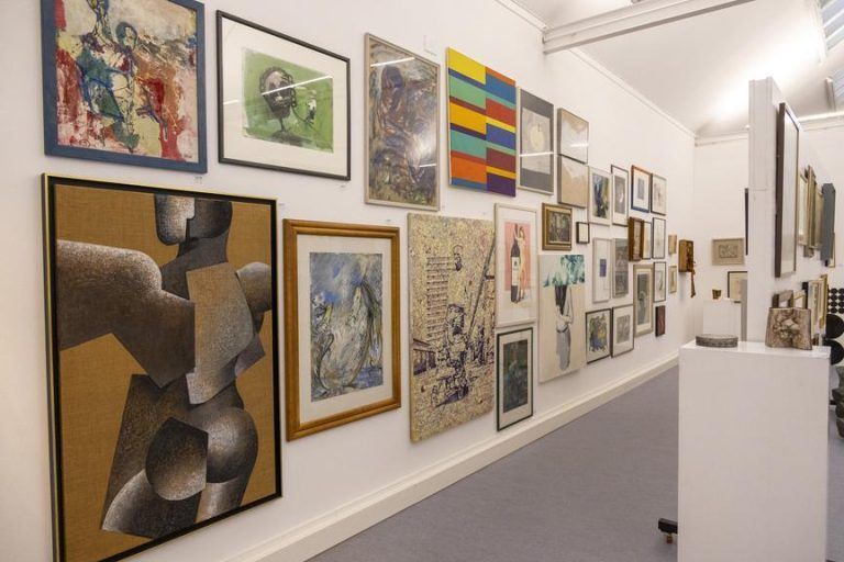 Hier warten 184 Kunstwerke auf neue Besitzer