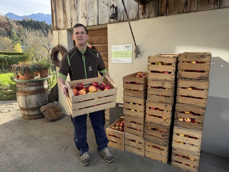 "Schlaflose Nächte gehören im Frühling zum Alltag" – Obstbauer Simon Matt aus Schlins baut über zehn Apfelsorten an