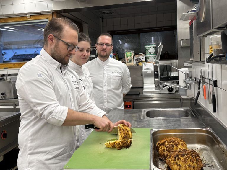 "Die Essenzen kommen aus dem Wald" – Wie Gourmetköche ein ganzes Dorf erobern