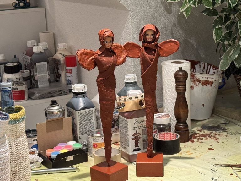 "Wenn ich den Fuß eines kaputten Stuhls sehe, baue ich daraus einen Engel"